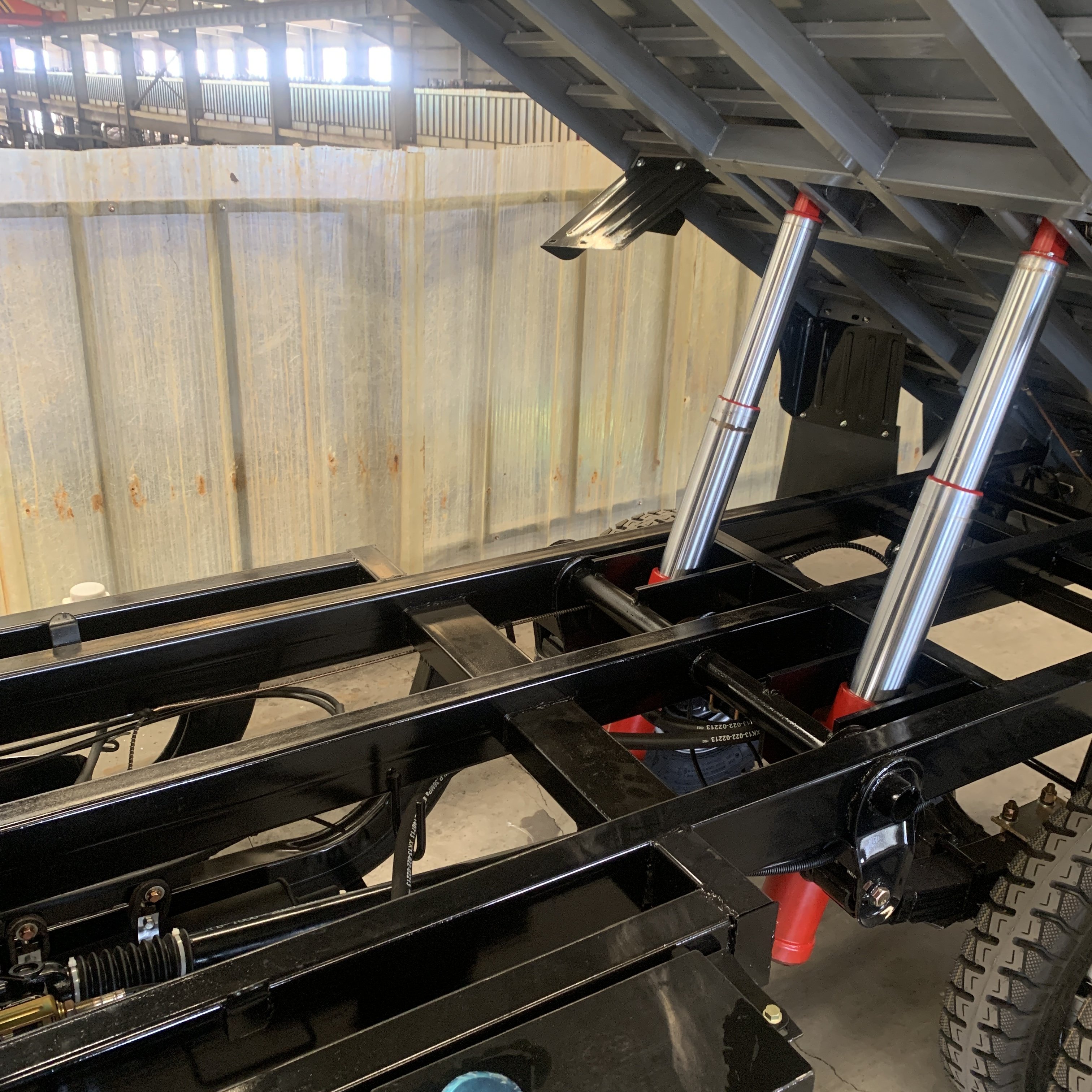 250cc 1.4m*2.3m Cargo Box Super Water Cooled Heavy Duty Cargo Tricycle 5 Wheels Motorcycle -adult Tricycle