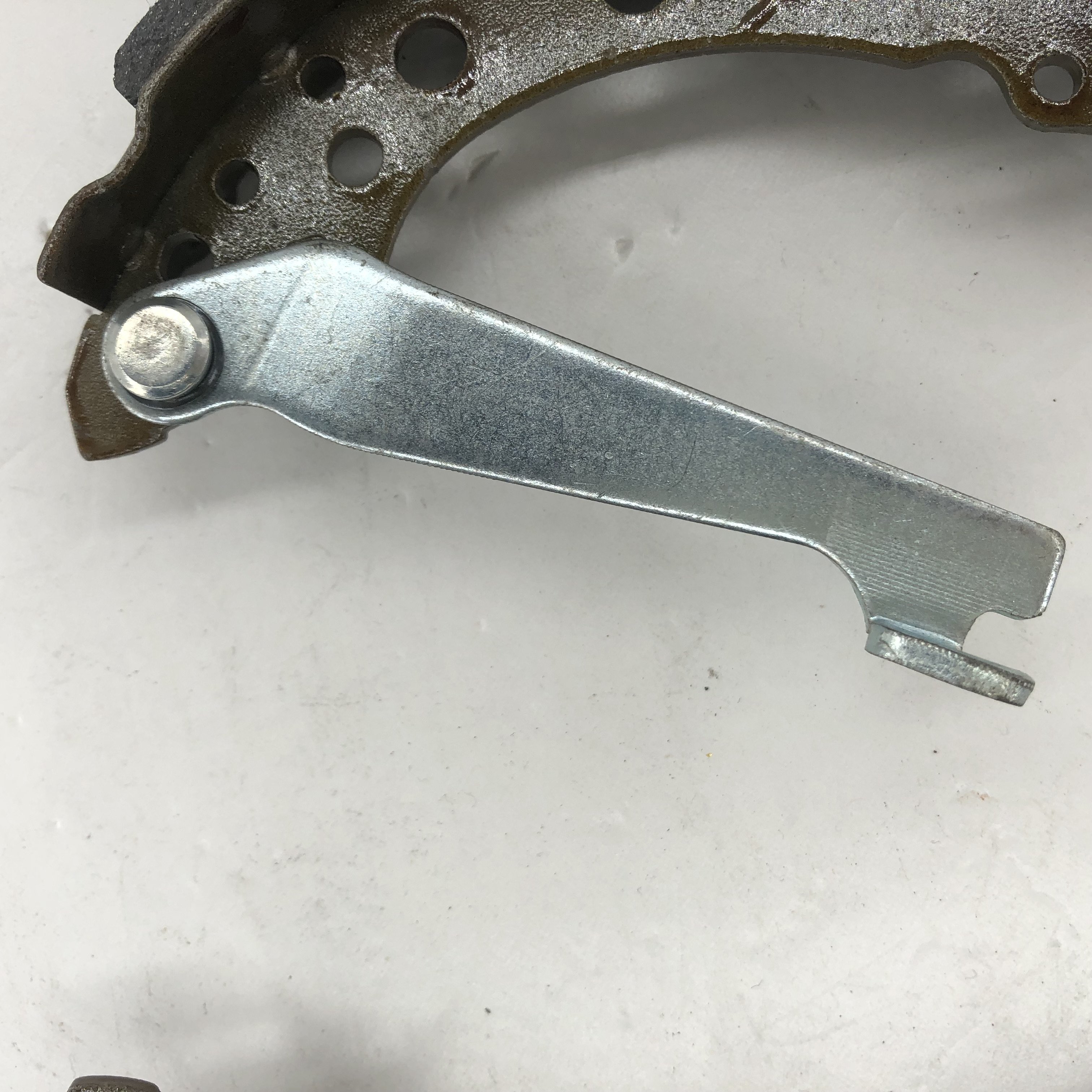 171 609 525 a GS8166 Antec Auto Brake System Parts Rear Axle Semi-metallic Brake Shoes FSB191