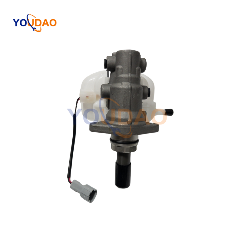 4720726020 2KD 2TR Engine High Quality Auto Spare Parts Brake Master Cylinder OEM 47207-26020