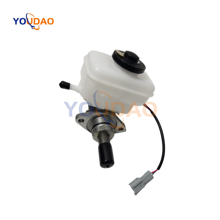4720726020 2KD 2TR Engine High Quality Auto Spare Parts Brake Master Cylinder OEM 47207-26020