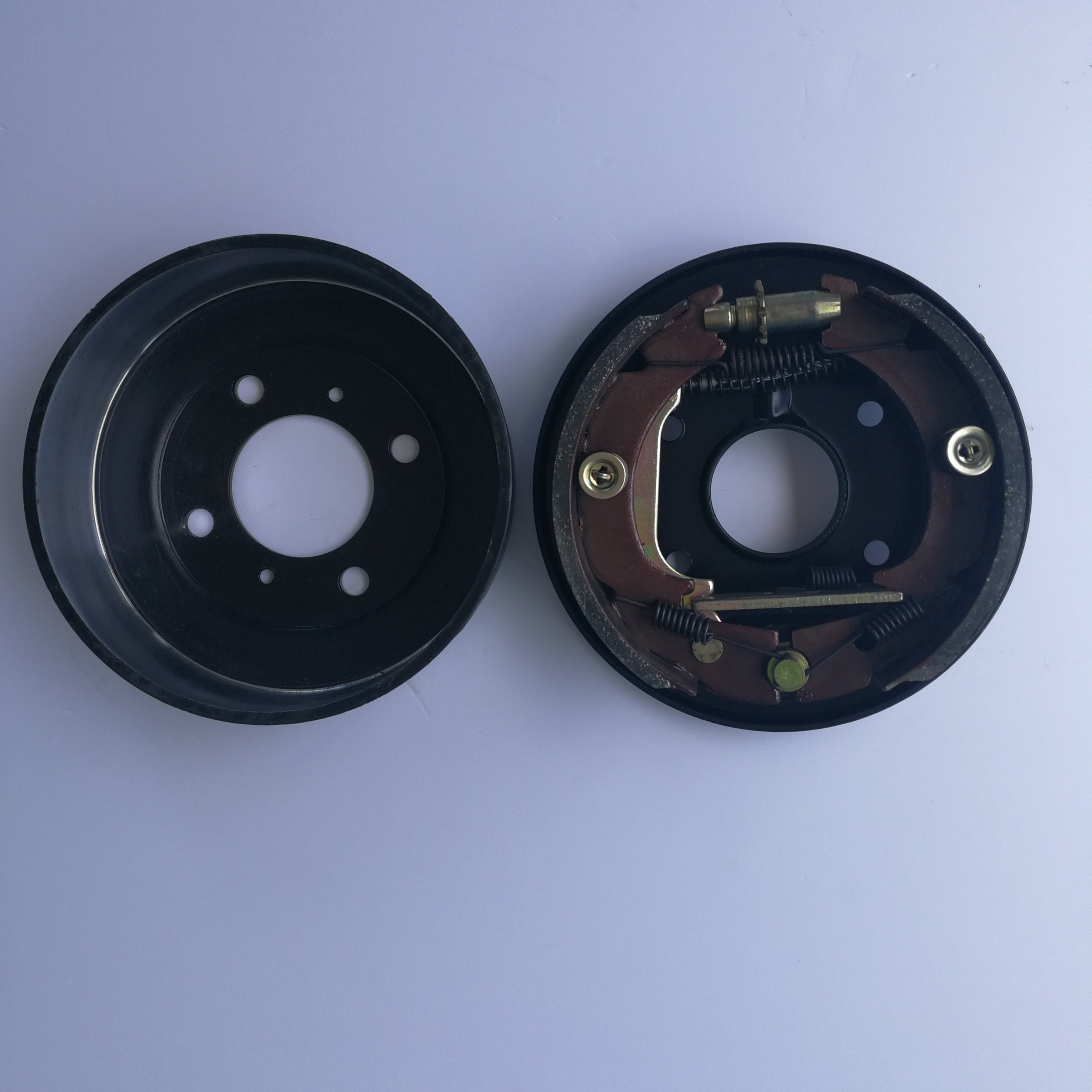 Hot Selling High Quality Auto Parts 130 Hand Brake Drum Assembly