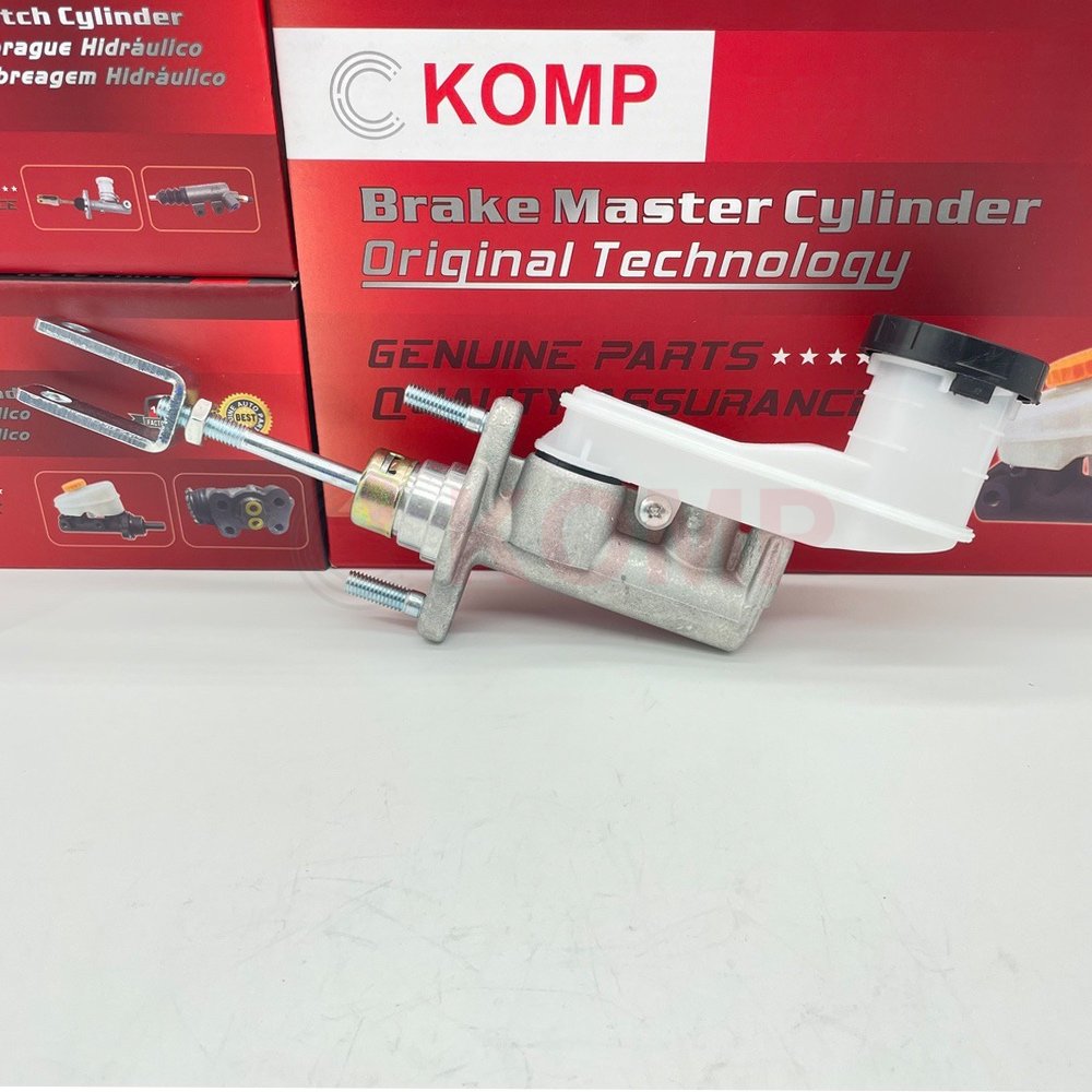 Brake Auto Parts Clutch Master Cylinder for Isuzu D-MAX TFR TFS 8-97943-432-0 8979415110 8979454380
