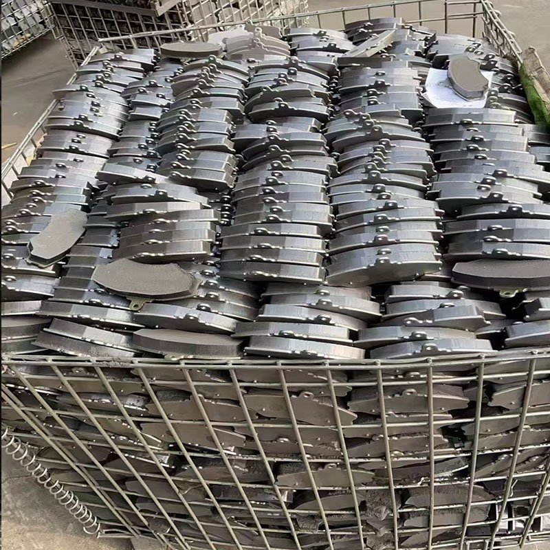 Hot Sales Automobile Front Brake Pads D1592 AY040NS140 Car Ceramic Spare Parts Brake Pad for Car Brake System