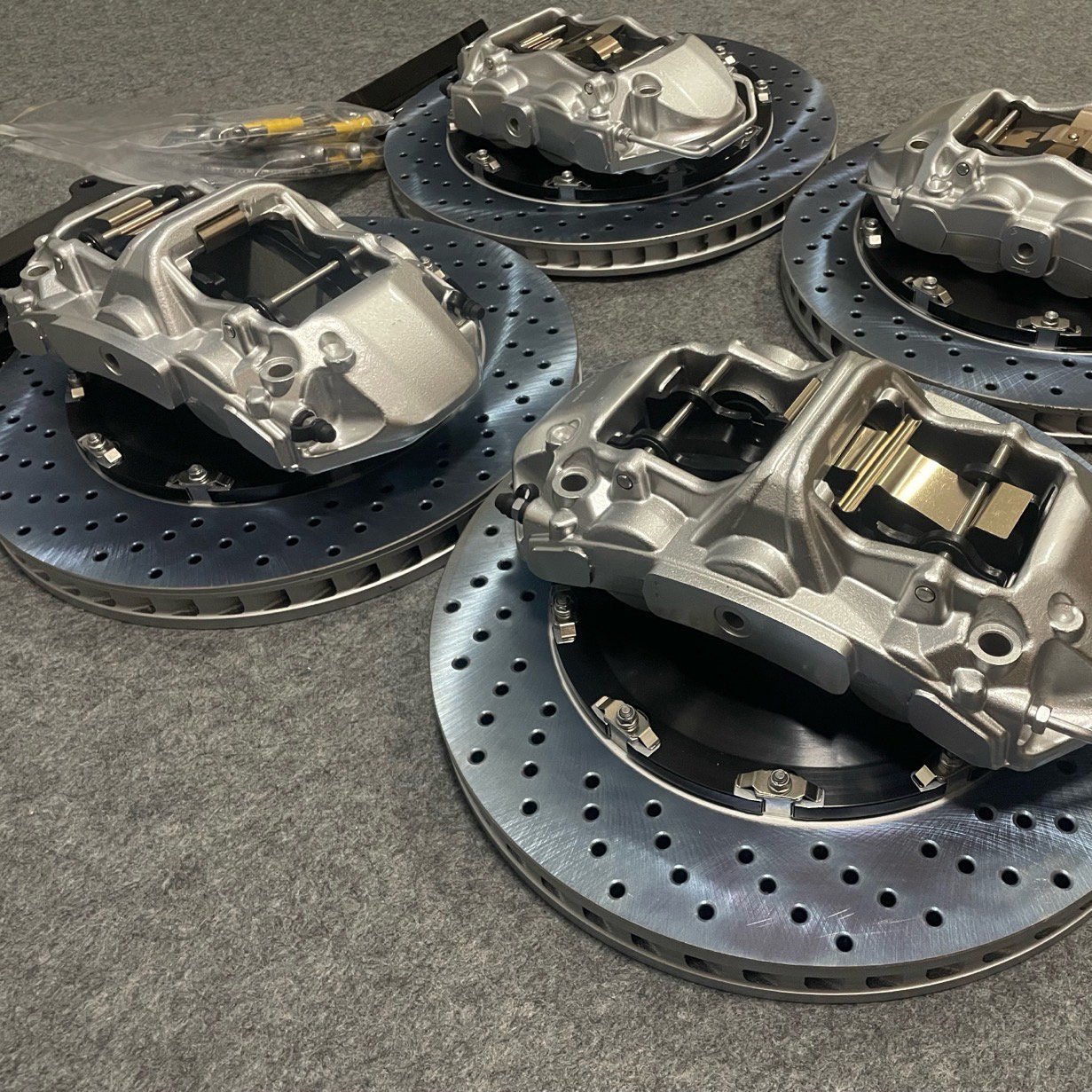 Brake System Upgrade GT6 6 Piston Brake Calipers, GT4 4 Piston Calipers and Drilled ,for G80 F90 F91 F92 F93 X1 X3 X5 X6 Series