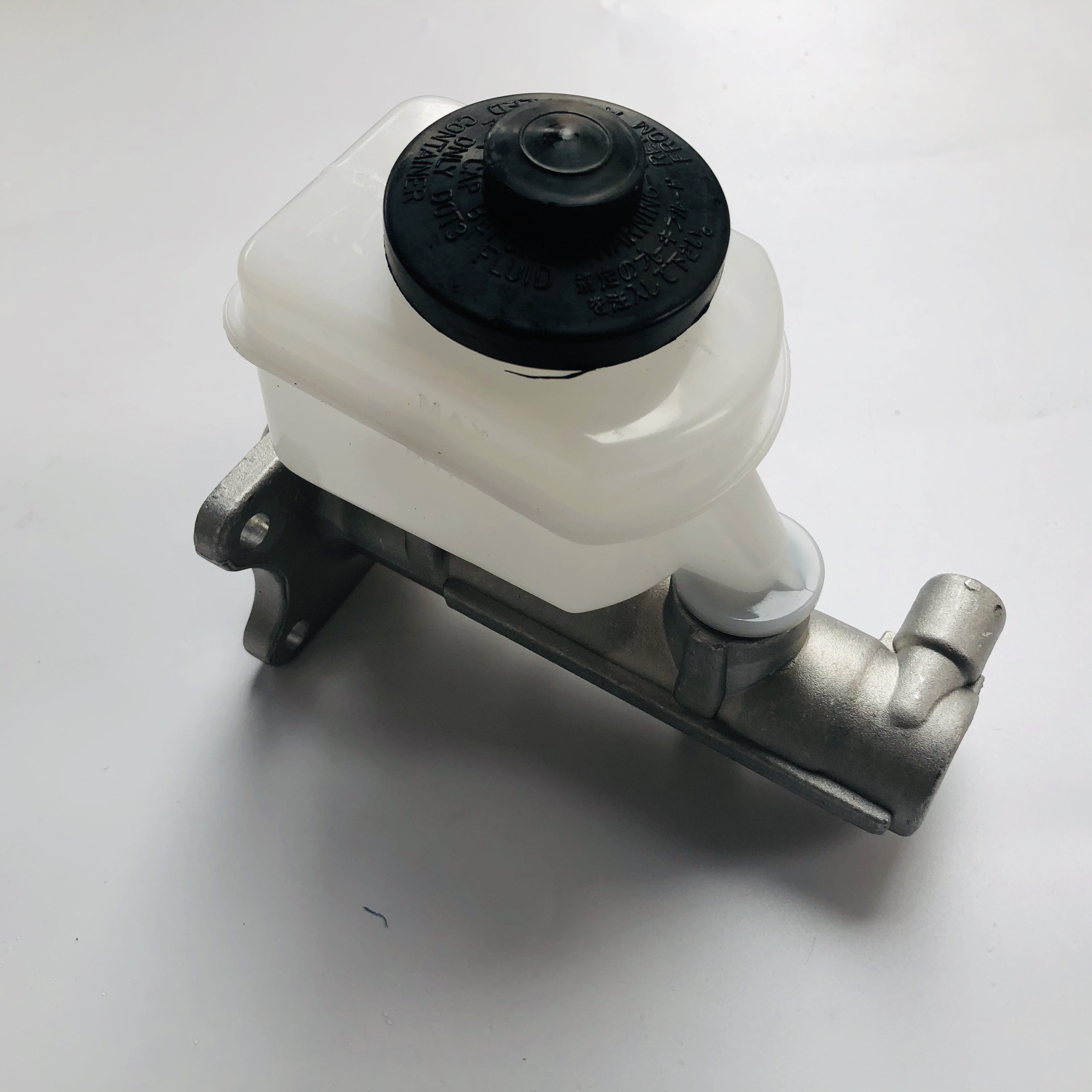 High Quality Auto Part Brake Master Cylinder for TOYOTA HILUX LN167 2WD FZJ80 47201-3D141
