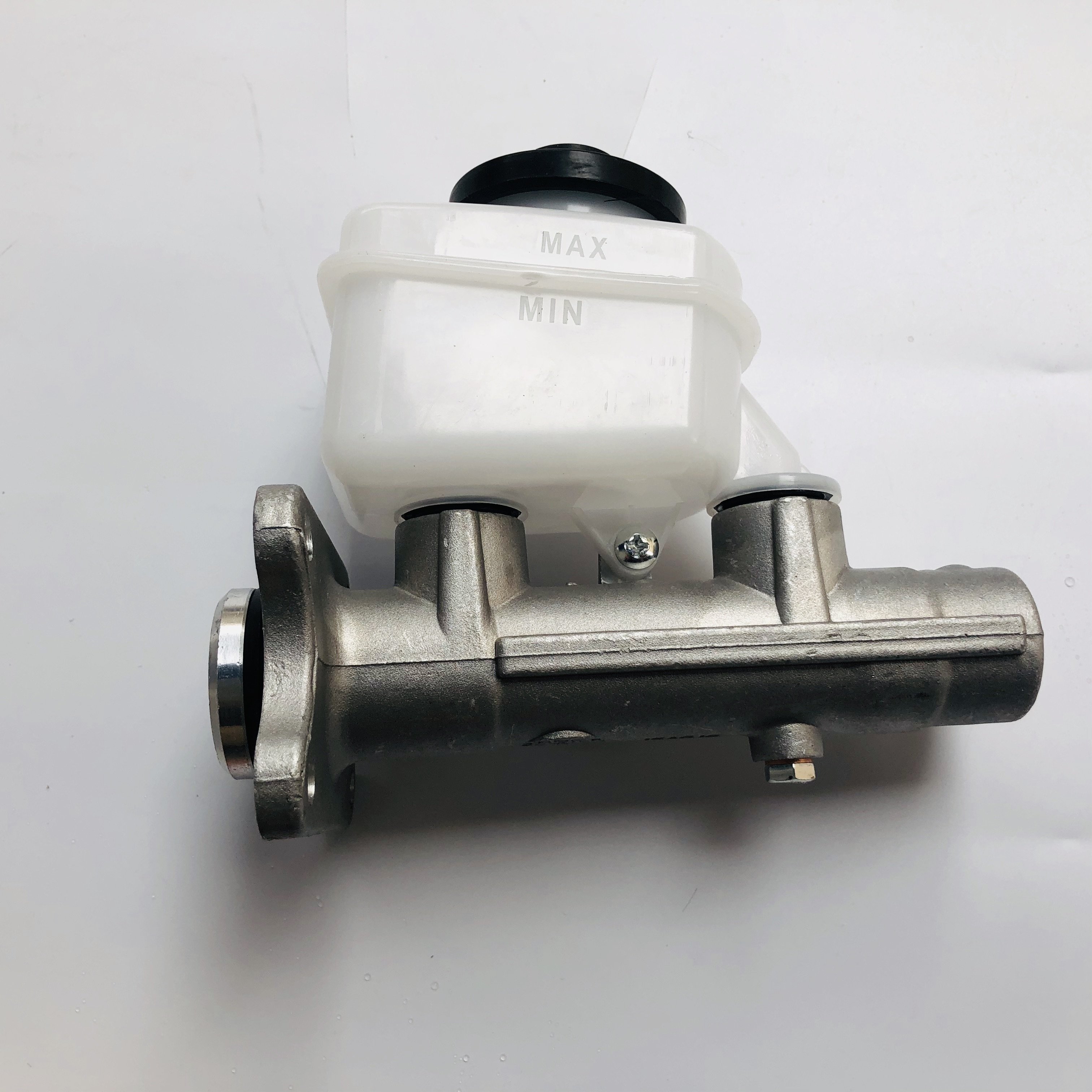 High Quality Auto Part Brake Master Cylinder for TOYOTA HILUX LN167 2WD FZJ80 47201-3D141