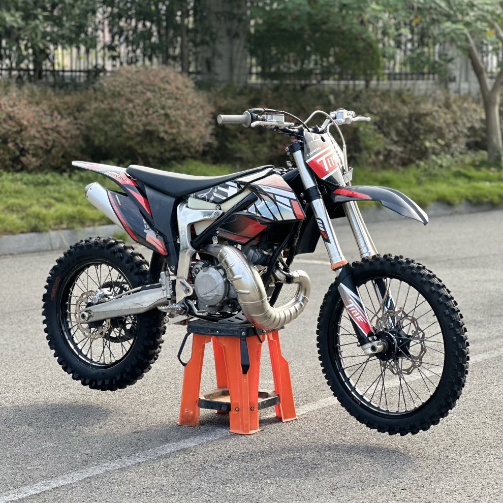 High-Performance 300cc 2 Stroke Chinese Off-Road Dirt Bike for Adults Racing on Trails Direct Factory Supply
