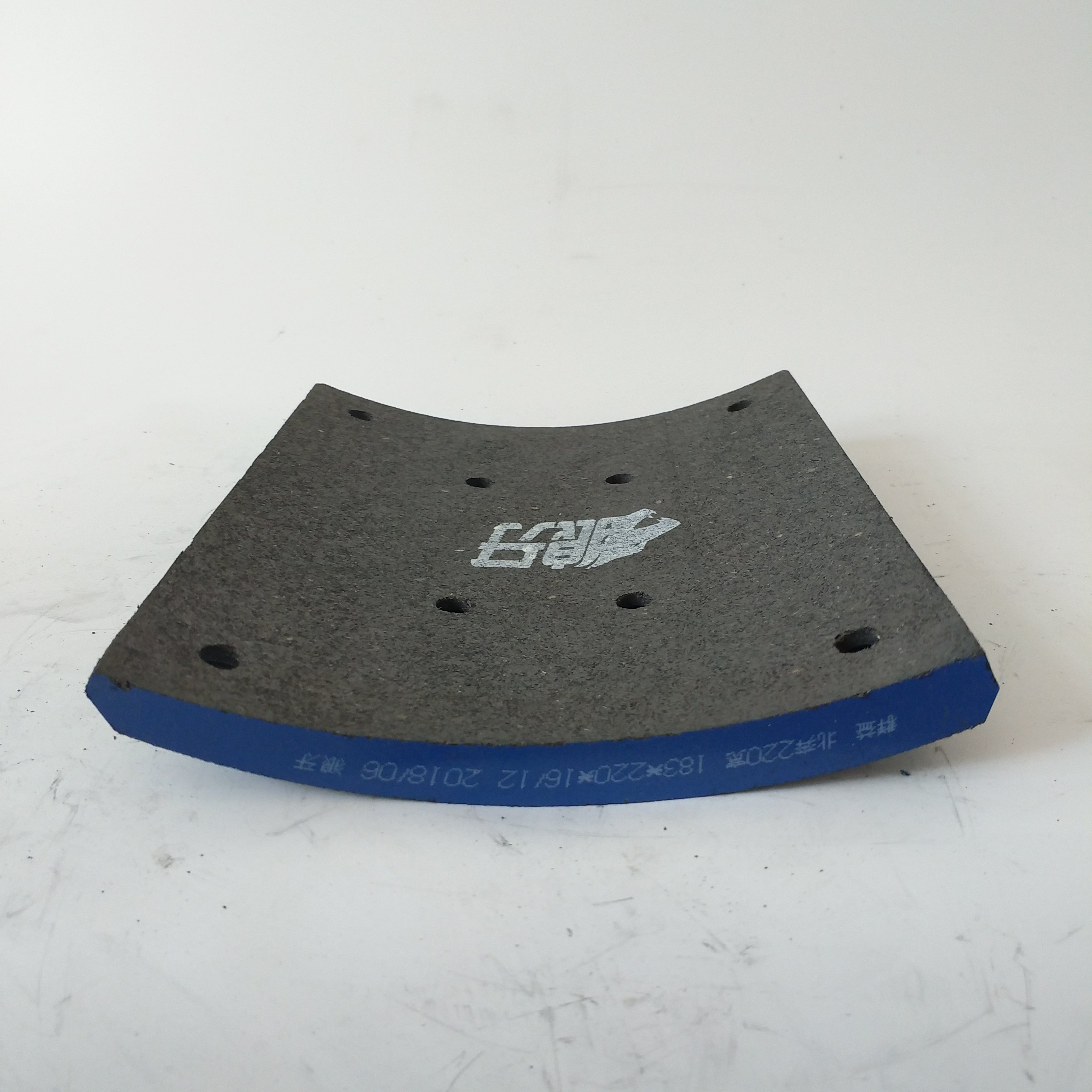 New Spare Parts Heavy Duty Truck Brake Shoe Lining with Holes