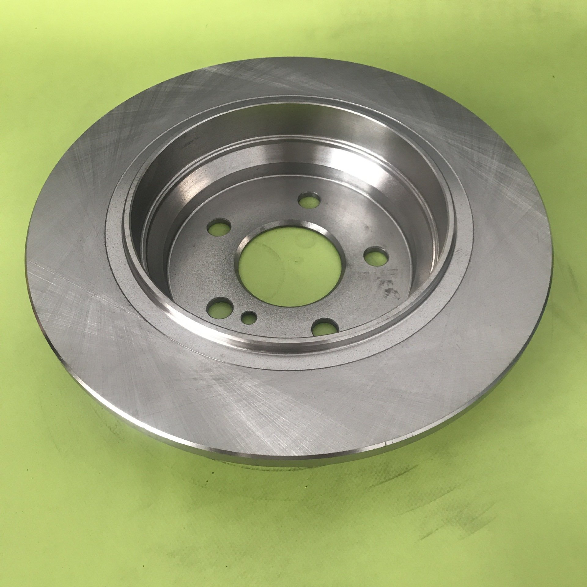 2204230112 Iron Brake Disc Rotor for Mercedes Benz S-Class & CLS for Front & Rear Position of Four Door Sedan (W220)