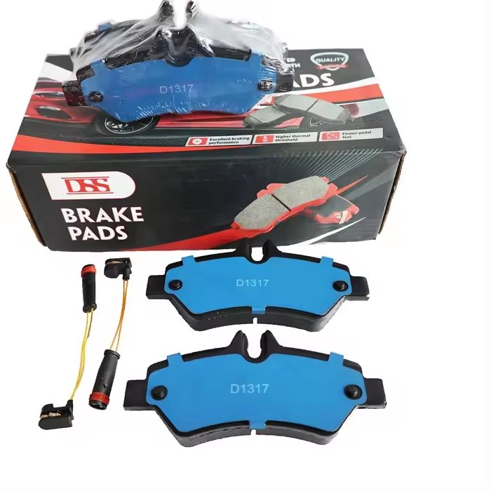 41060ZG225 D815 High Performance No Noise Semi Metallic Ceramic Car Parts Auto Brake Pads for Nissan Versa