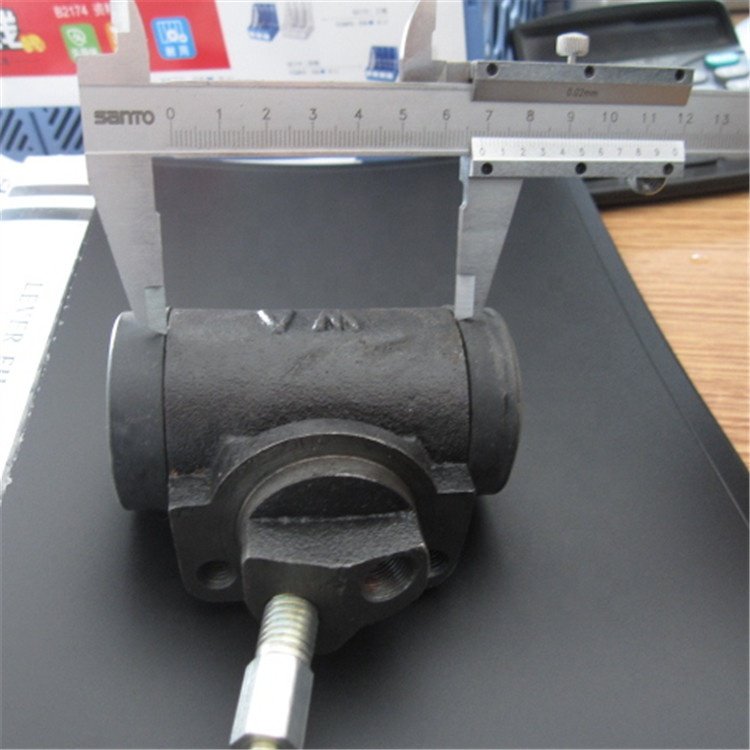 China Changlin PY165H Grader 23B-32-11000 Brake Cylinder