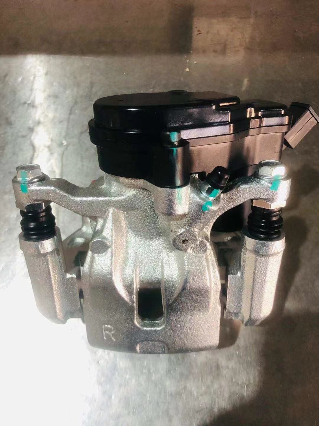Rear Electric Brake Caliper KAY02671XA KAY02661XA for Mazda CX-5 2022-16