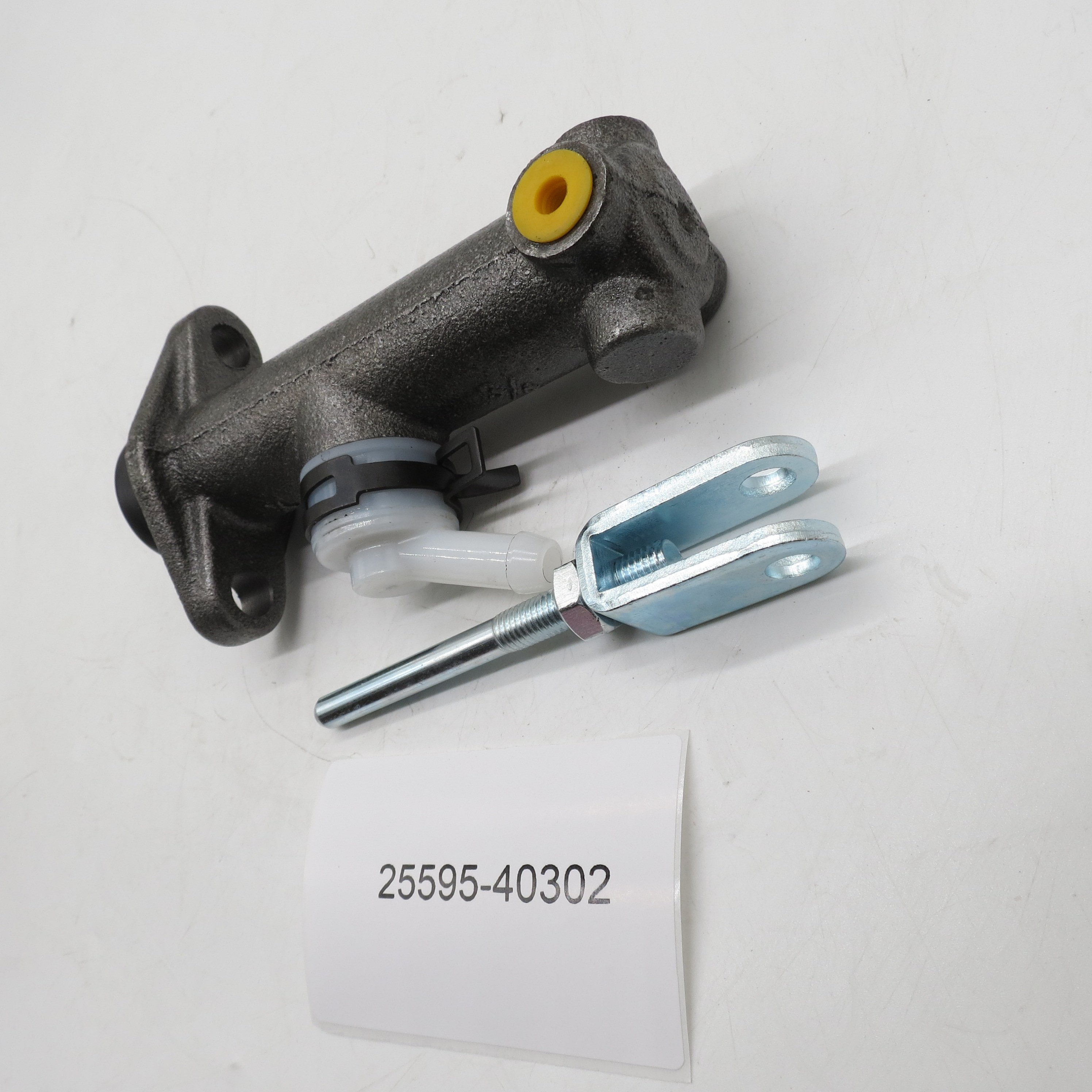 Good Performance Trucks and Cars Auto Parts Brake Master Cylinder 25595-40302
