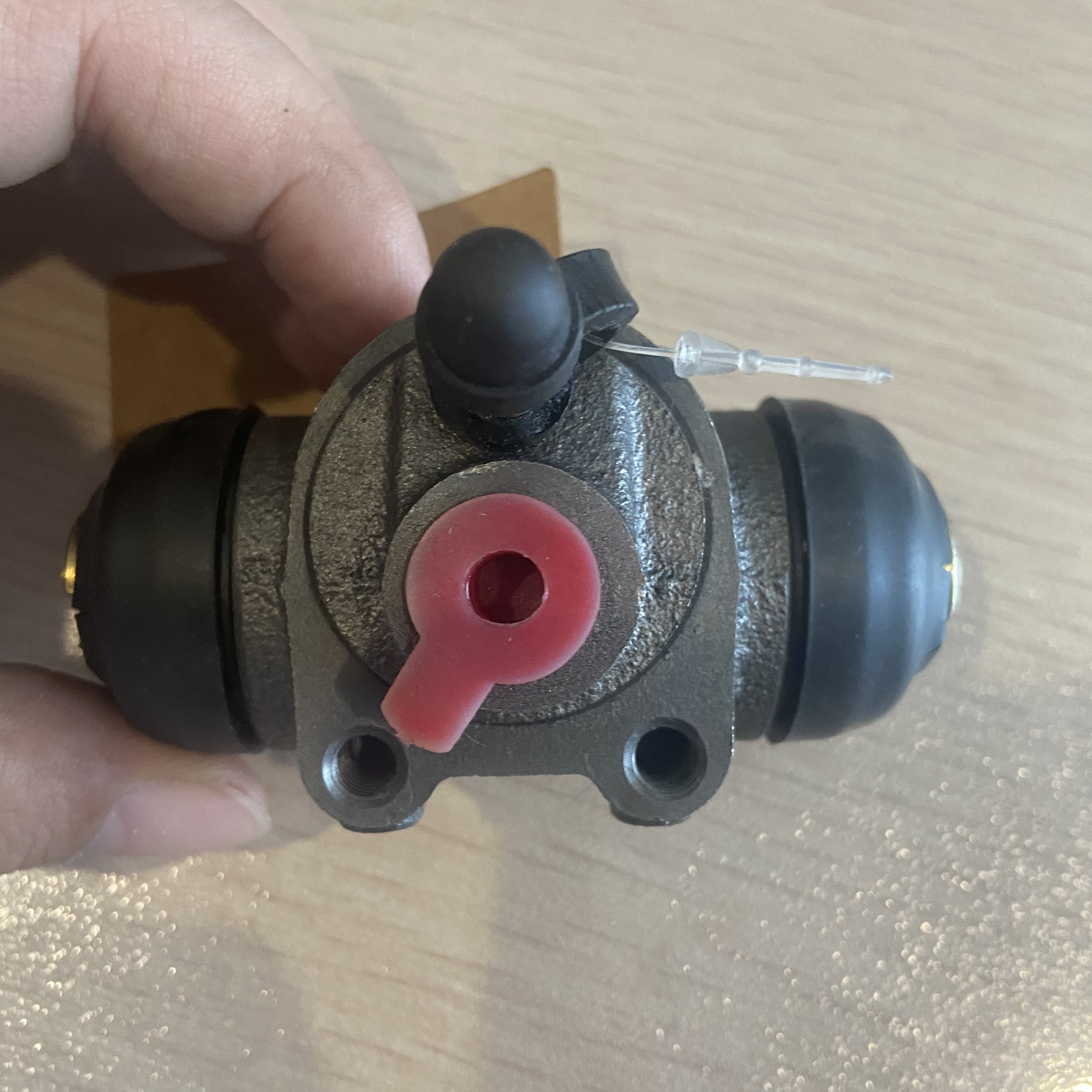 Tricycle Spare Parts Brake Wheel Cylinder for Bajaj 205/225