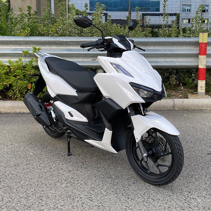 Hot Selling 150cc Gasoline Moped Motorcycle and 150cc Gas Scooters Fast Speed Two-Wheel Vehicle With Disc Brakes
