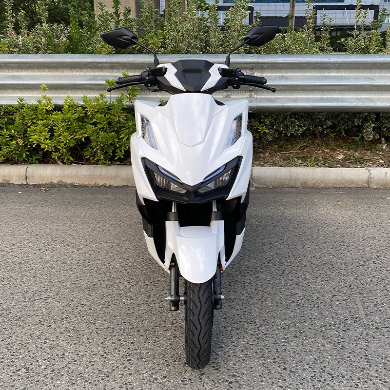 Hot Selling 150cc Gasoline Moped Motorcycle and 150cc Gas Scooters Fast Speed Two-Wheel Vehicle With Disc Brakes