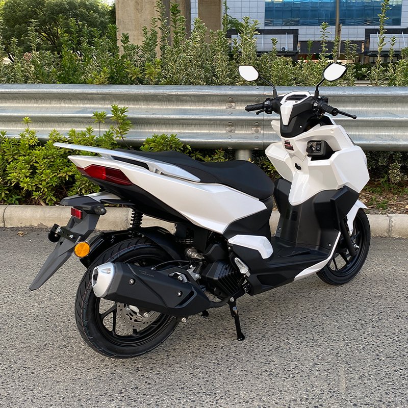 Hot Selling 150cc Gasoline Moped Motorcycle and 150cc Gas Scooters Fast Speed Two-Wheel Vehicle With Disc Brakes