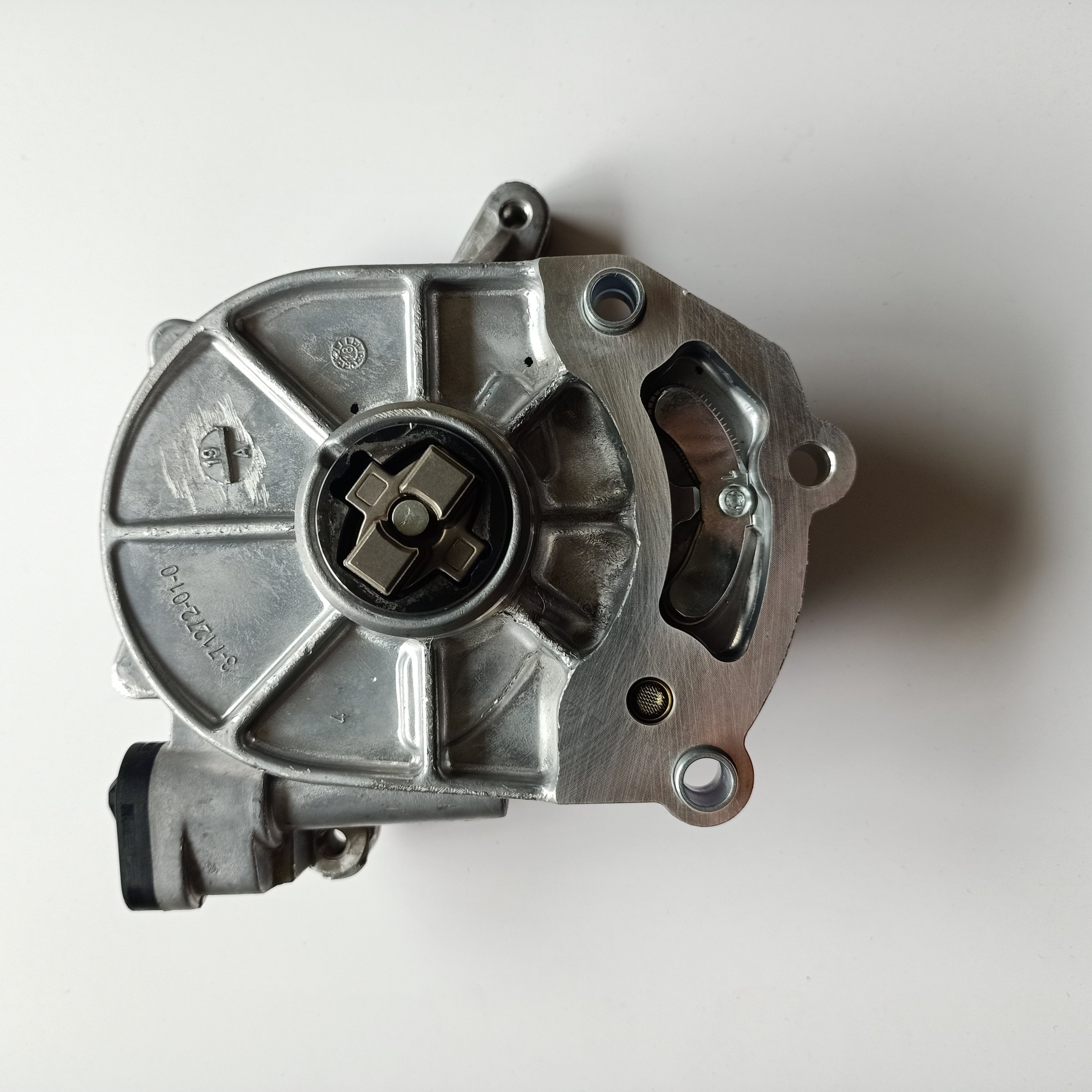 Chevrolet Monza Orlando Automotive Brake Cylinders Parts 1.3T LIY OEM Vacuum Pump Assembly Includes 24112669 24112196 24106565