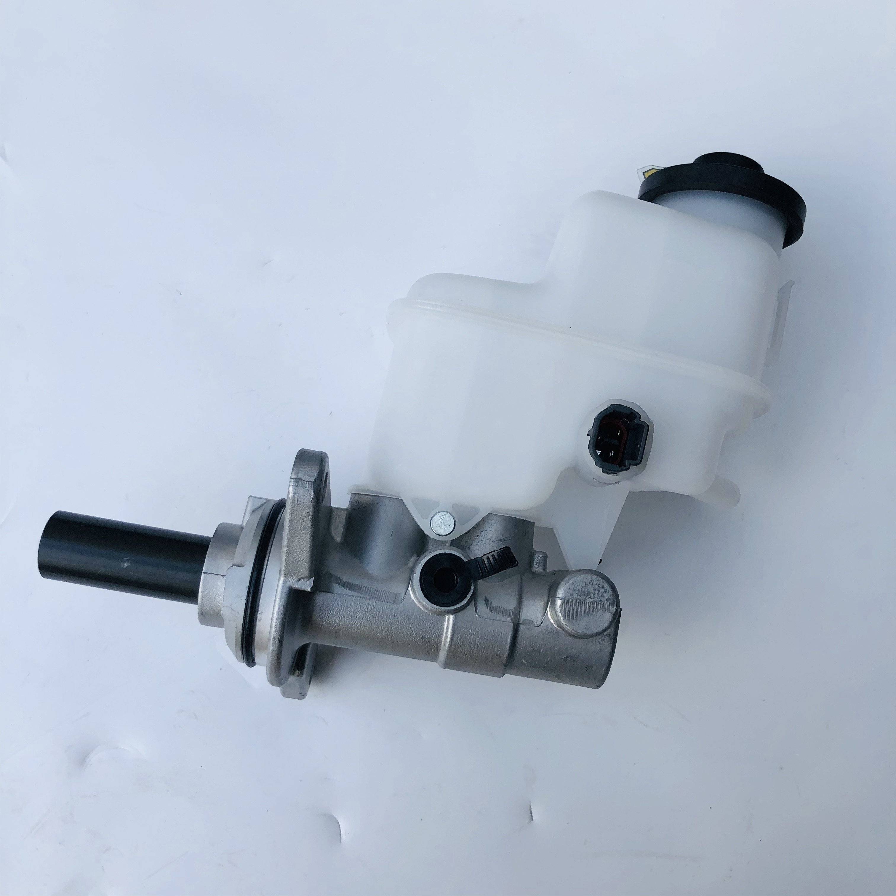 High Quality Auto Part Brake Master Cylinder for TOYOTA HILUX VIGO KUN25 KUN26 47201-0K150
