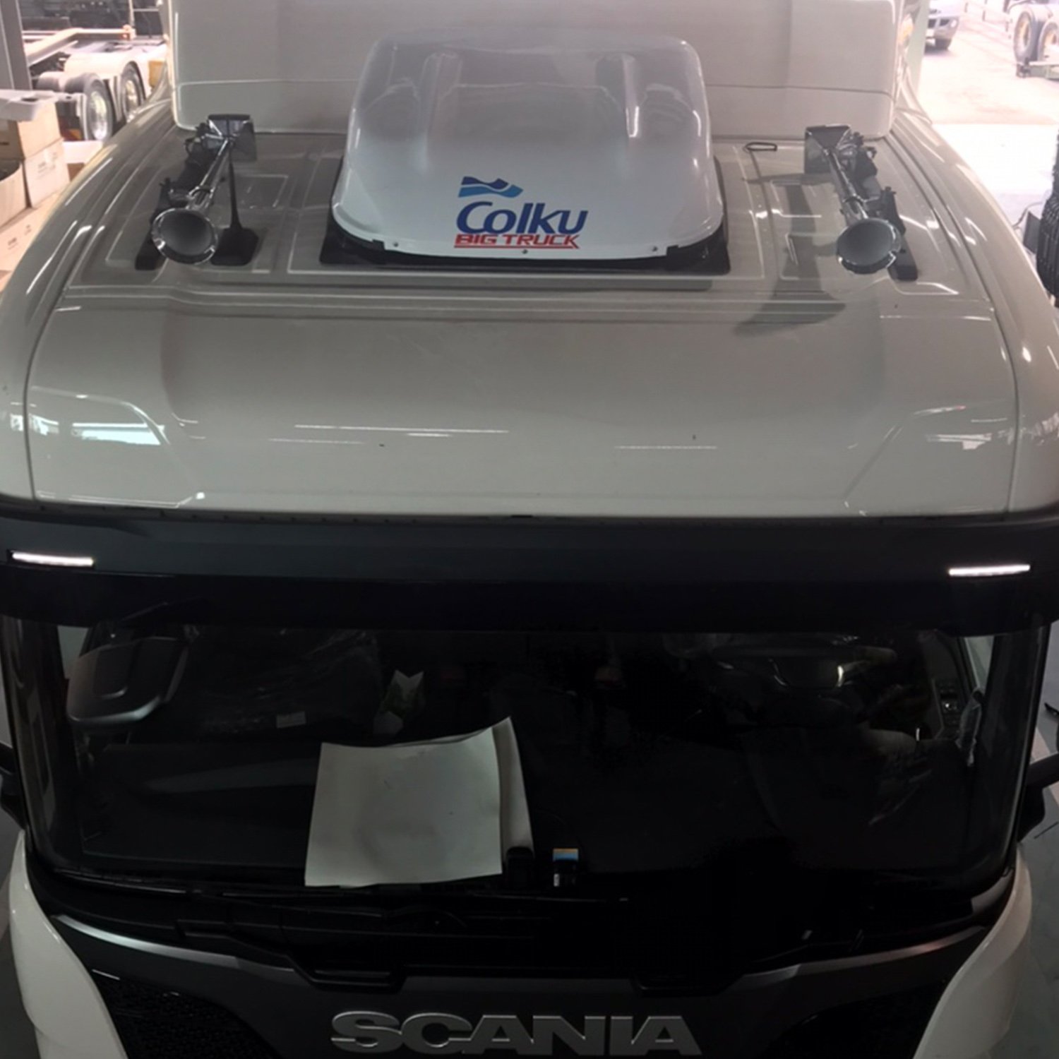 Auto Roof Mounted air Conditioner 24v Roof Top Cooling Systems R410a RV Camping Car Heavy Trucks air Conditioner