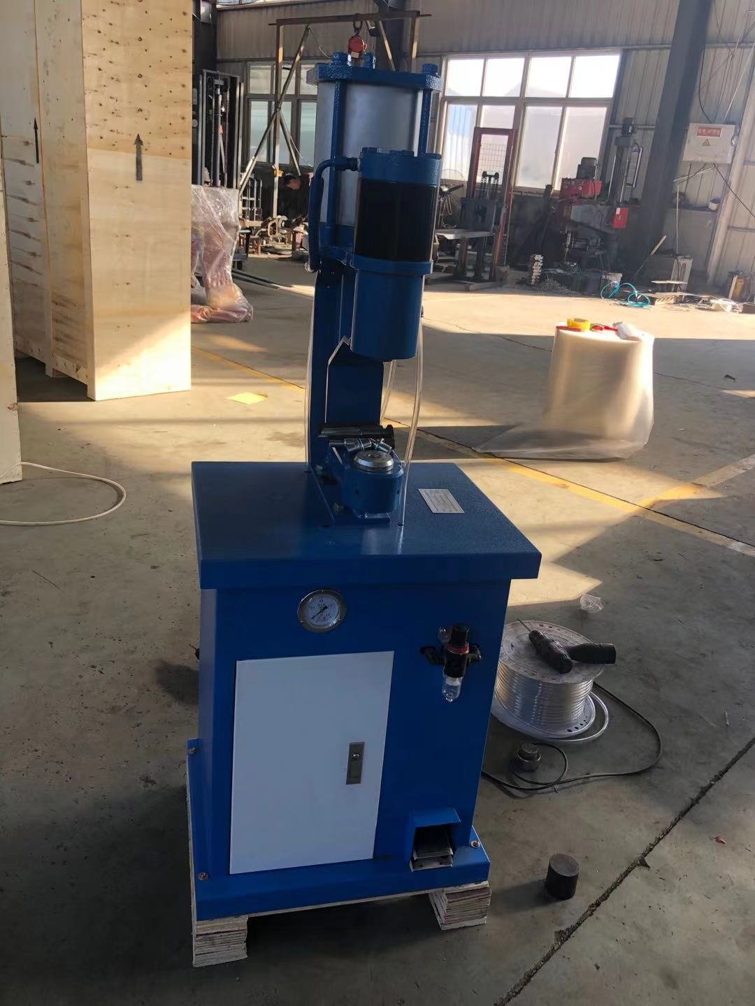 Factory Price Sale QYM-6 Pneumatic Hydraulic Brake Shoes Riveting Machine