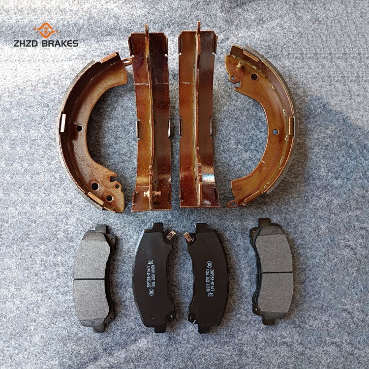 Quality 04495-60080 Rear Drum Brake Pads Sets Brake Shoes Assembly Car Brake RR System for Toyota Land Cruiser HZJ79 1998-2006