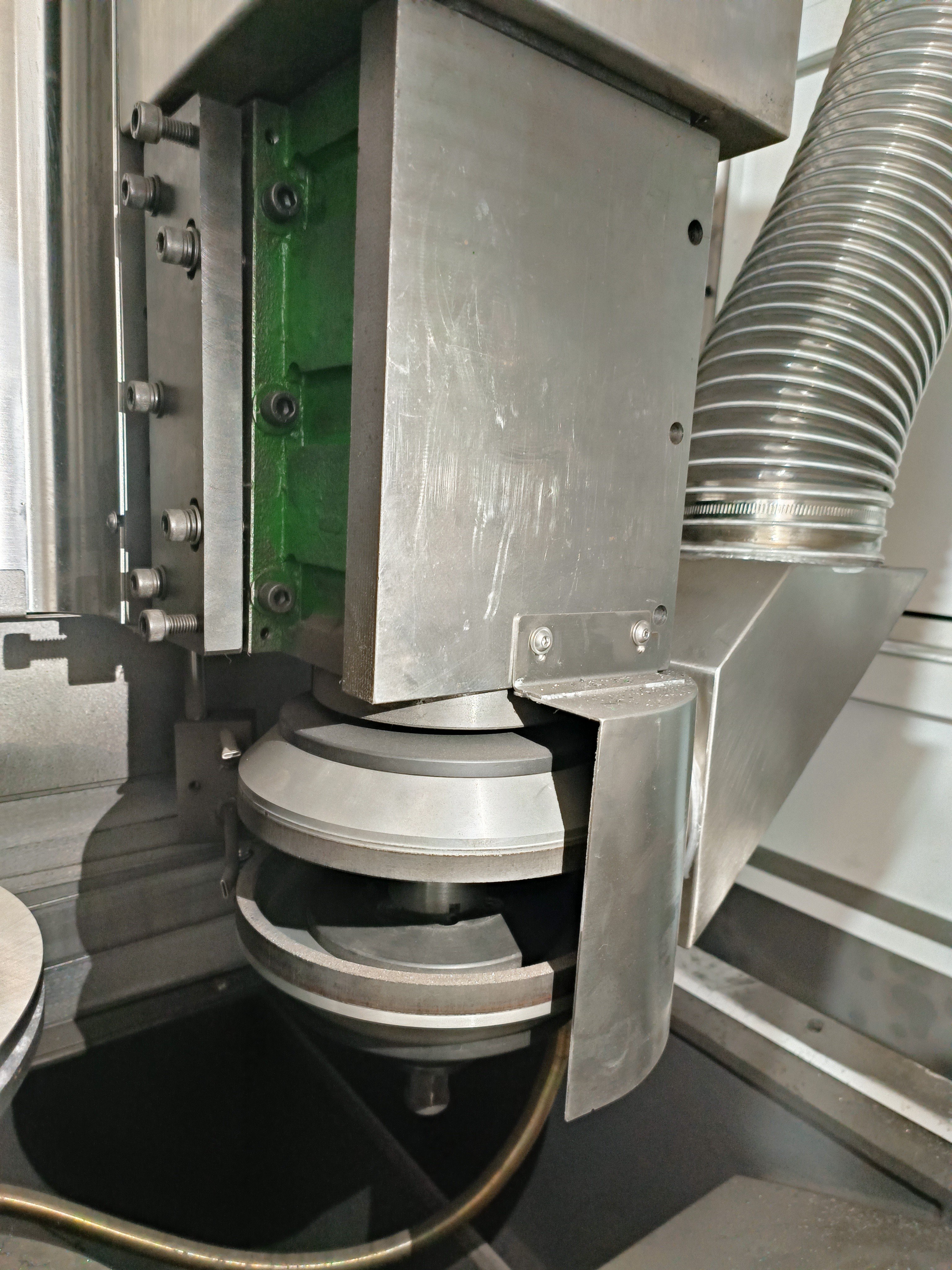 High Precision Double Surface Grinding Machine 8 Stations Turret CNC Vertical Turning Lathe for Brake Disc and Drum Machining
