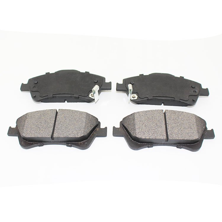 China Supplier Automobile Spare Parts 04465-02190 Car Spare Parts Accessories Auto Brake Pads Set Car Brake Pad