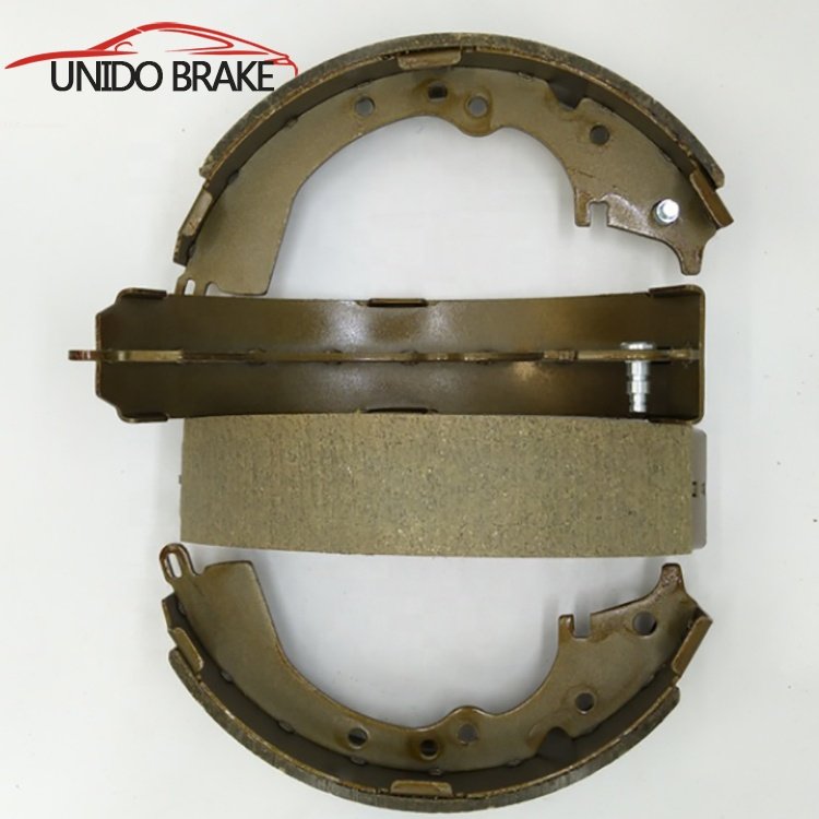 Good Quality Brake Shoe Set K2335 with Accessory for HILUX PICKUP