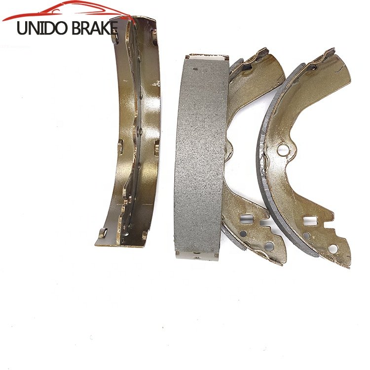 Good Quality Brake Shoe Set K2335 with Accessory for HILUX PICKUP