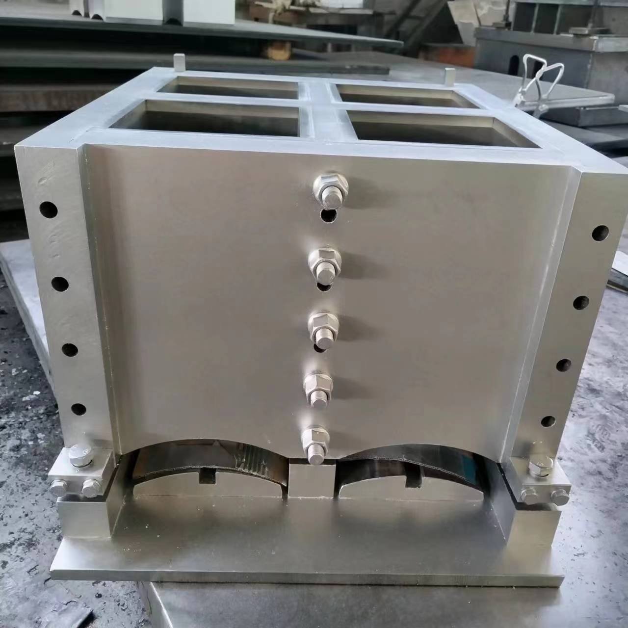 Professional Customized Four Cavity Mold Drum Brake Pad Mold