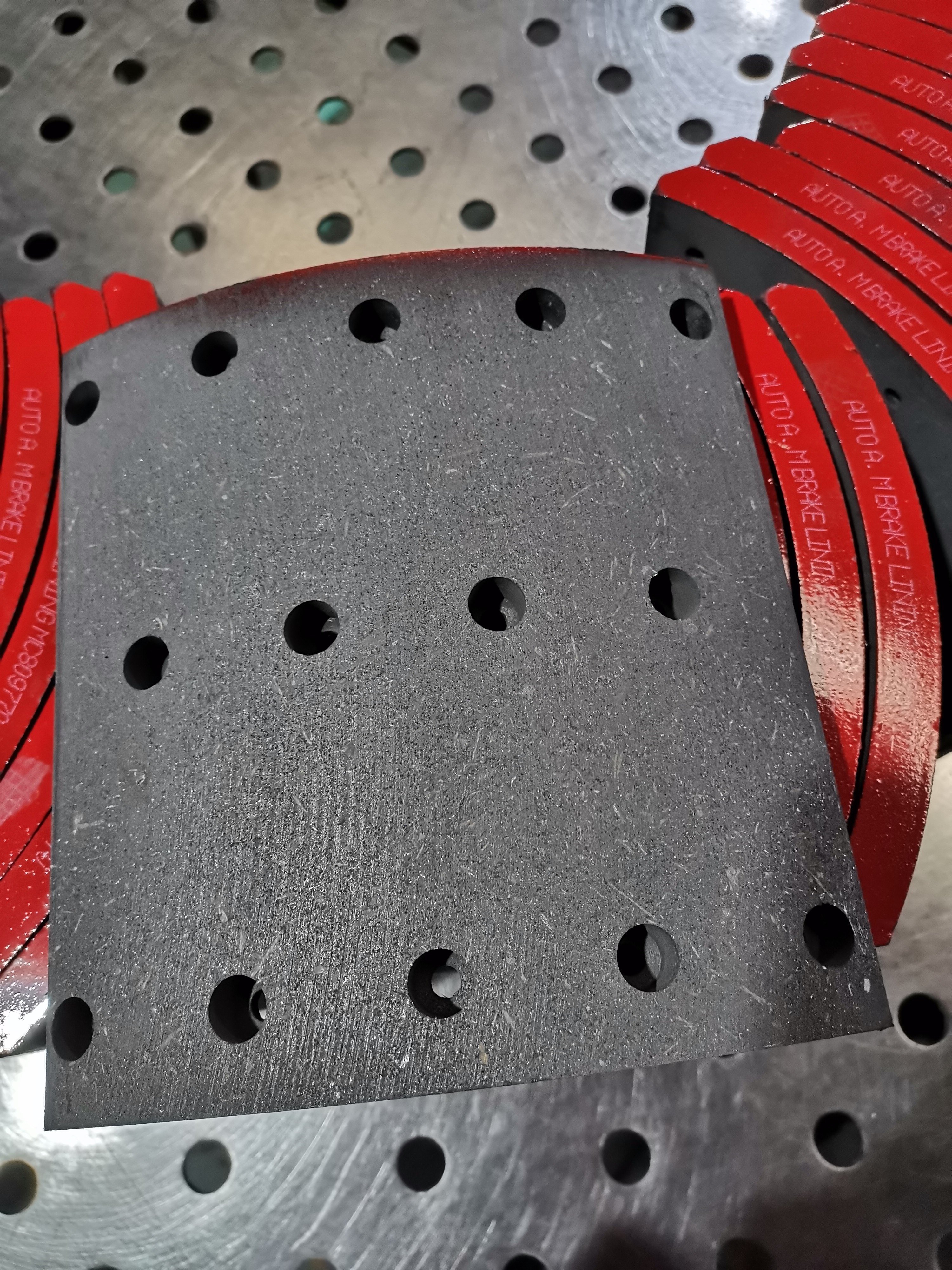 High Performance Heavy Duty Brake Lining Non-Asbestos Low Wear 47441-9650 for Trucks and Trailers Includes Brake Pads Shoes
