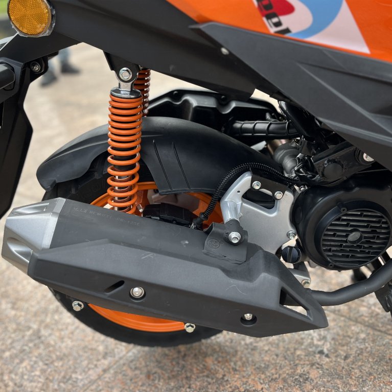 Euro 5 125cc Motorcycle with Aluminum Wheel 1 Cylinder 4 Stroke Engine Gasoline Scooter 50CC with OTTC