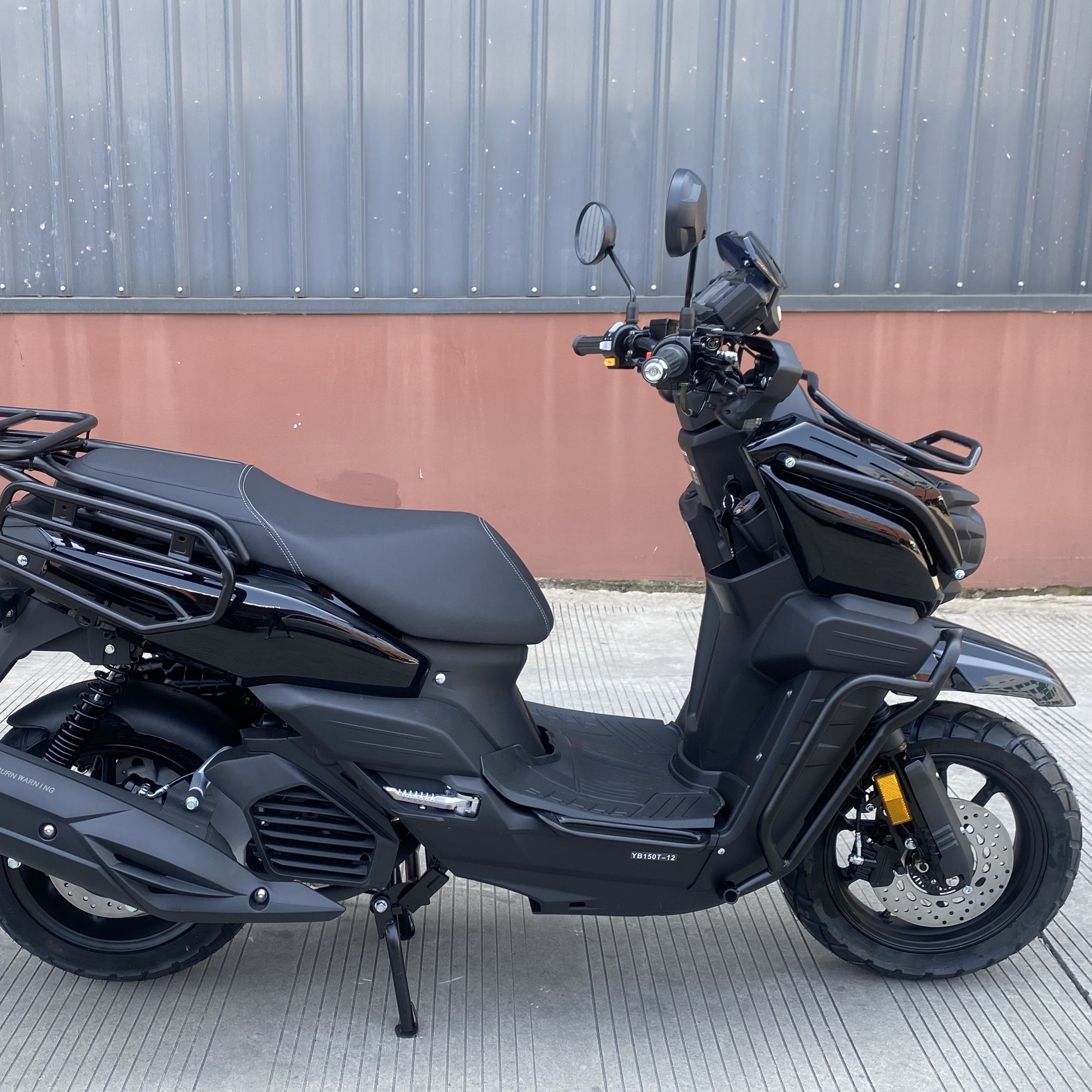 EPA DOT Certified 150CC 200CC Wholesale Price Front Rear Disc Brake 95km/h Max Speed Air Cooled Engine Gasoline Scooters on Road