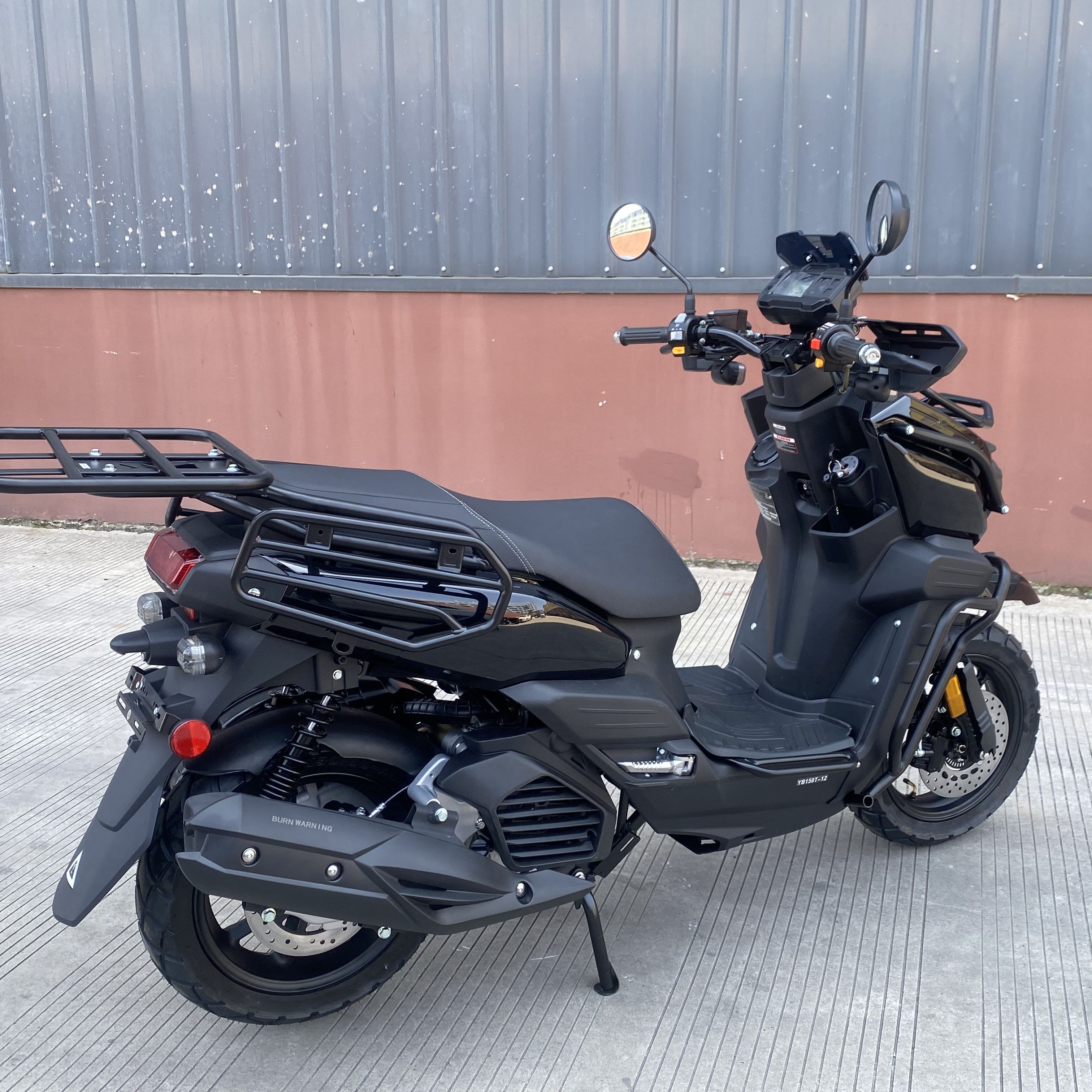 EPA DOT Certified 150CC 200CC Wholesale Price Front Rear Disc Brake 95km/h Max Speed Air Cooled Engine Gasoline Scooters on Road