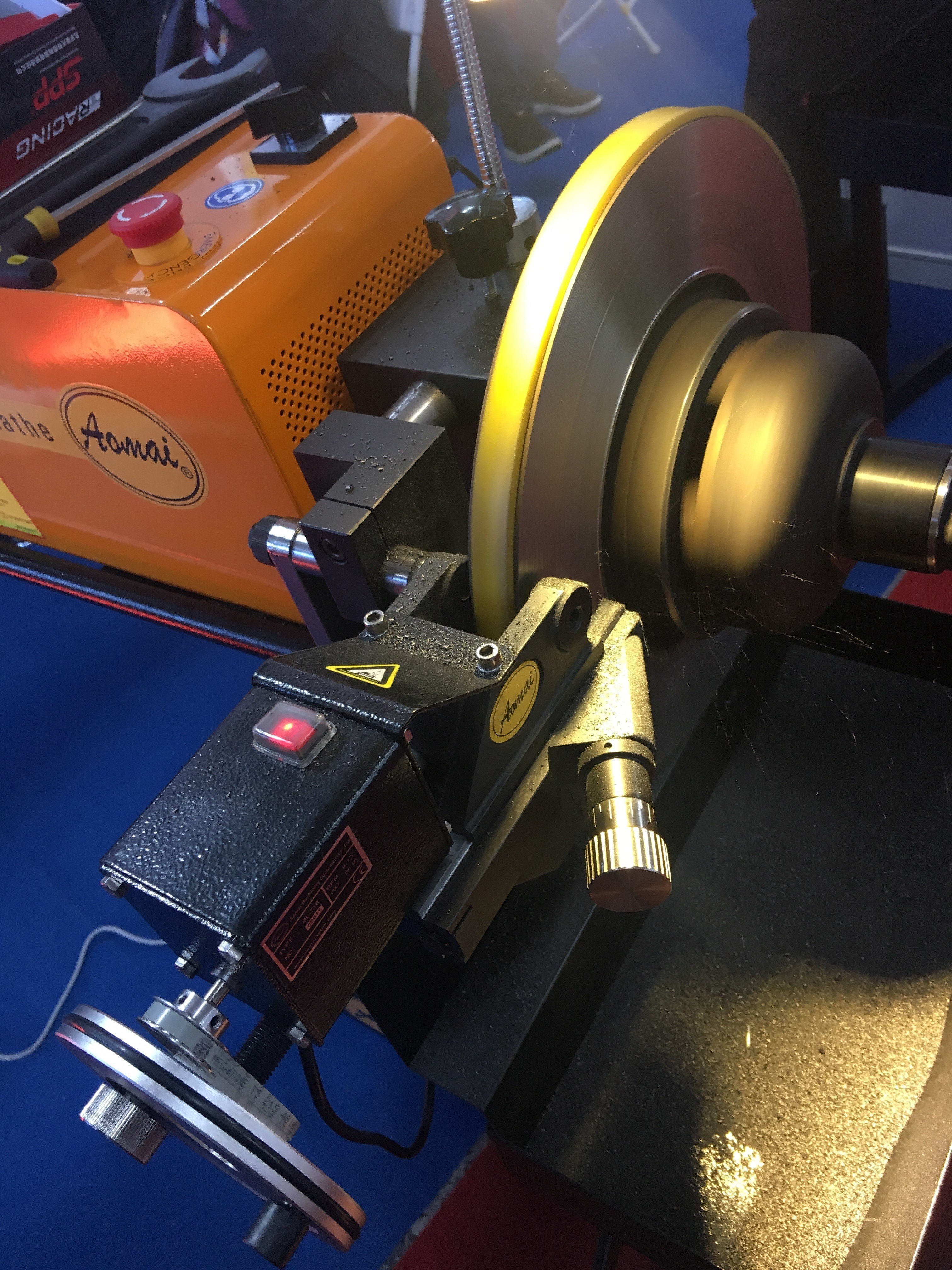 AM983GD on and Off Automobile Dual Function Car Truck Disc Brake Lathe Machine AM983 Drum and Disc Brake Cutting AM-983GD