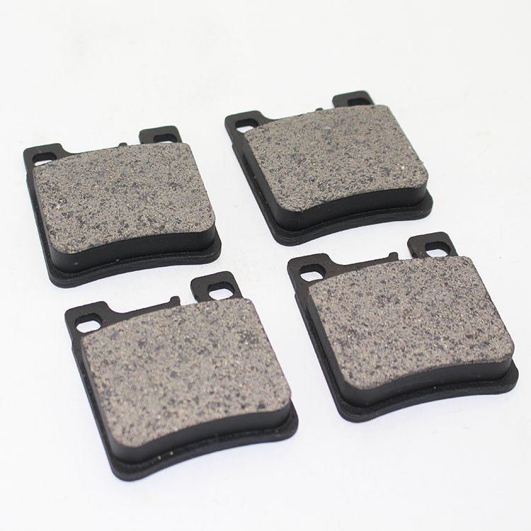 Good Quality Auto Parts Brake Pad 002 420 46 20 High Quality Brake Shoes Wholesale Brake Pads for Mercedes- Ben Z