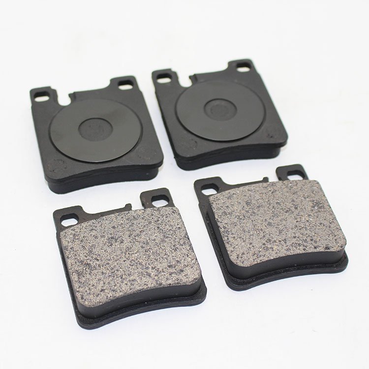 Good Quality Auto Parts Brake Pad 002 420 46 20 High Quality Brake Shoes Wholesale Brake Pads for Mercedes- Ben Z