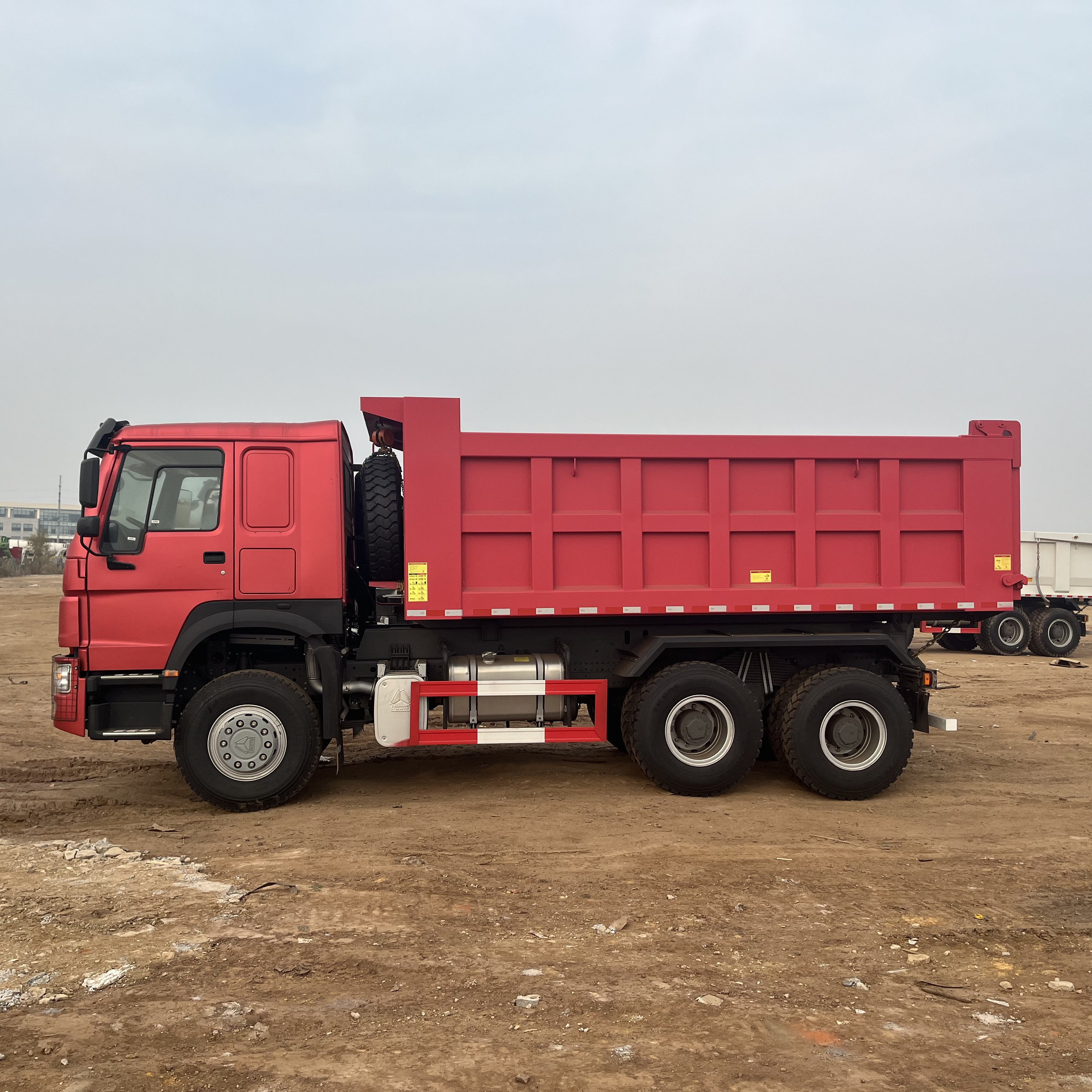New Sinotruck Howo Dump Truck 6x4 8x4 Tipper Dumper 30ton LHD RHD Tipping Truck 371hp Howo Used Dump Truck