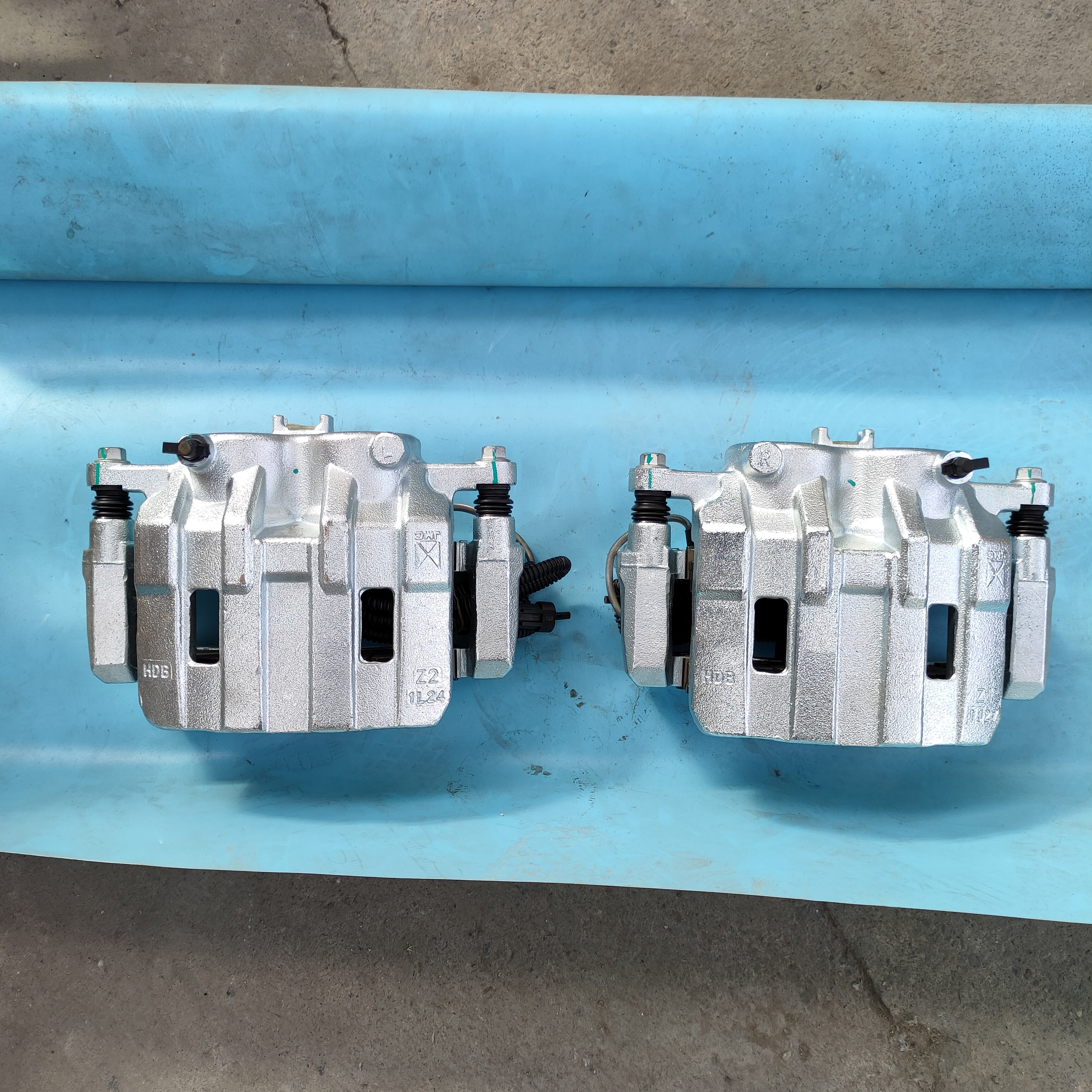 High Quality Brake Caliper Used for VW Passat 3C, VW Passat B6 2005-2007 OE NO 3C0615403E O3C0615403 0986473455 3C0615403G