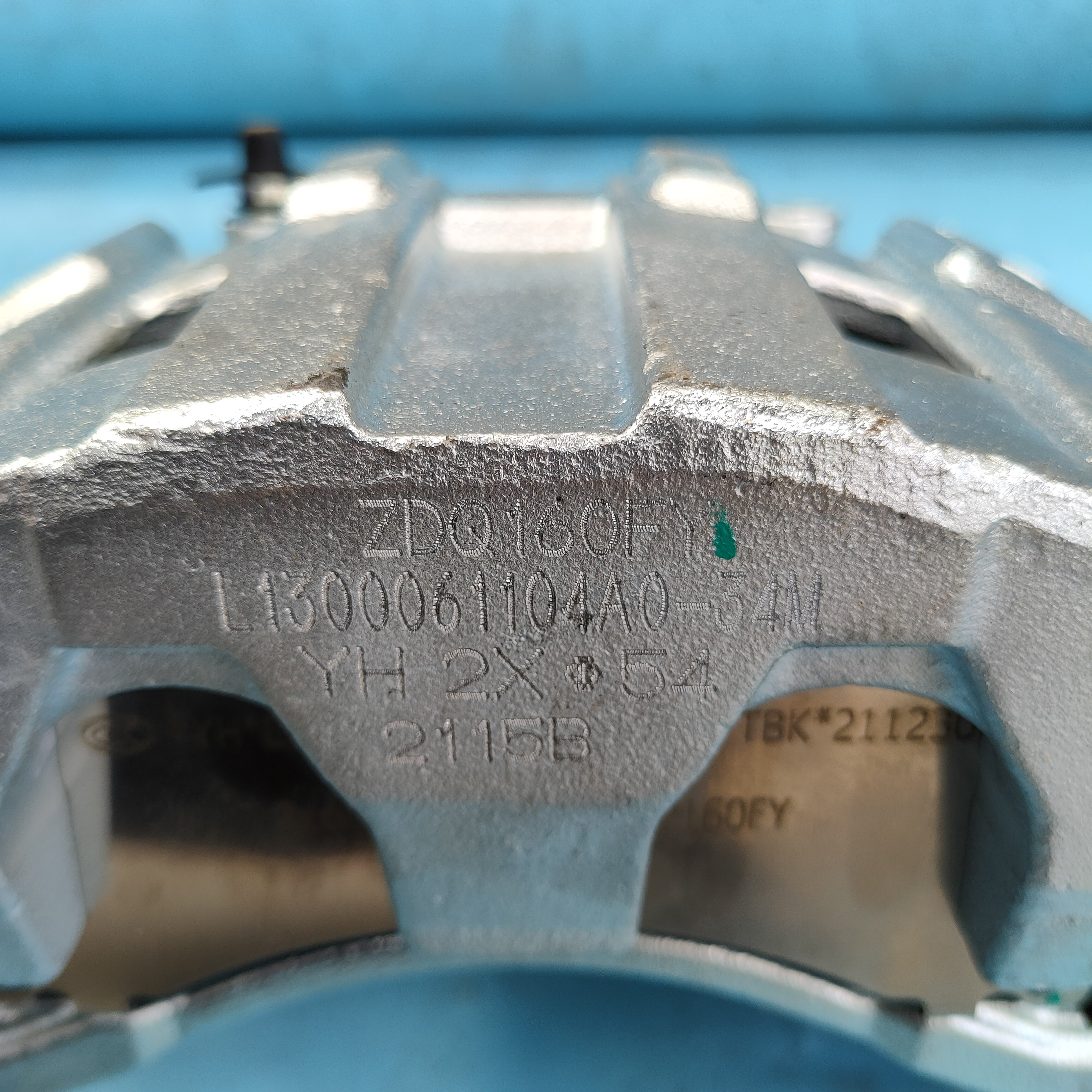High Quality Brake Caliper Used for VW Passat 3C, VW Passat B6 2005-2007 OE NO 3C0615403E O3C0615403 0986473455 3C0615403G