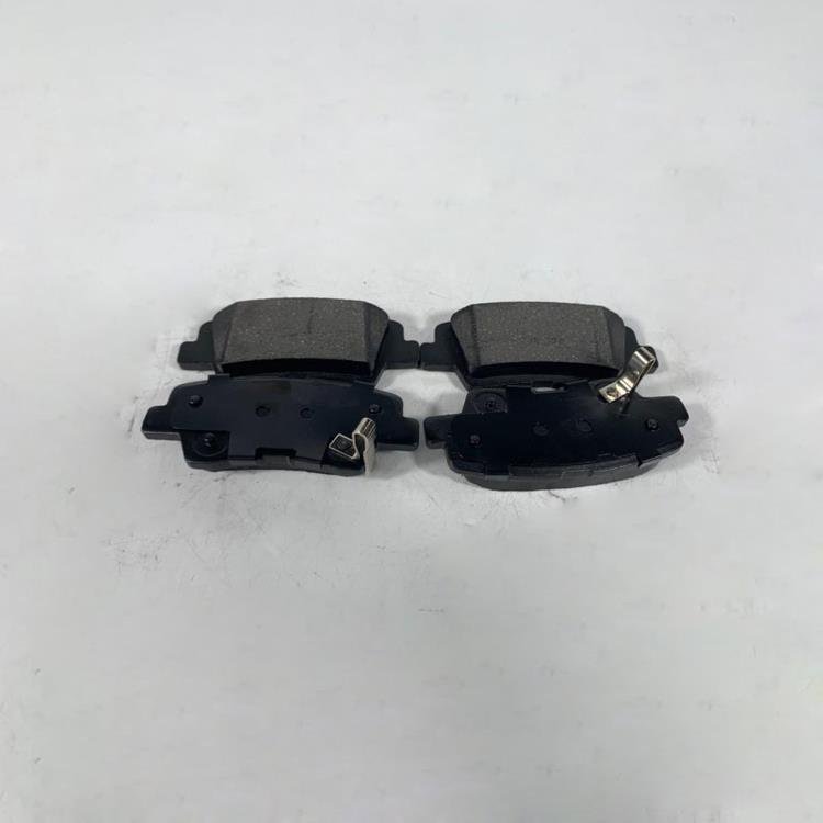 Various Styles of Brake Systems Manufacturer Auto Car Parts Spare Ceramic Disc Front Brake Pads
