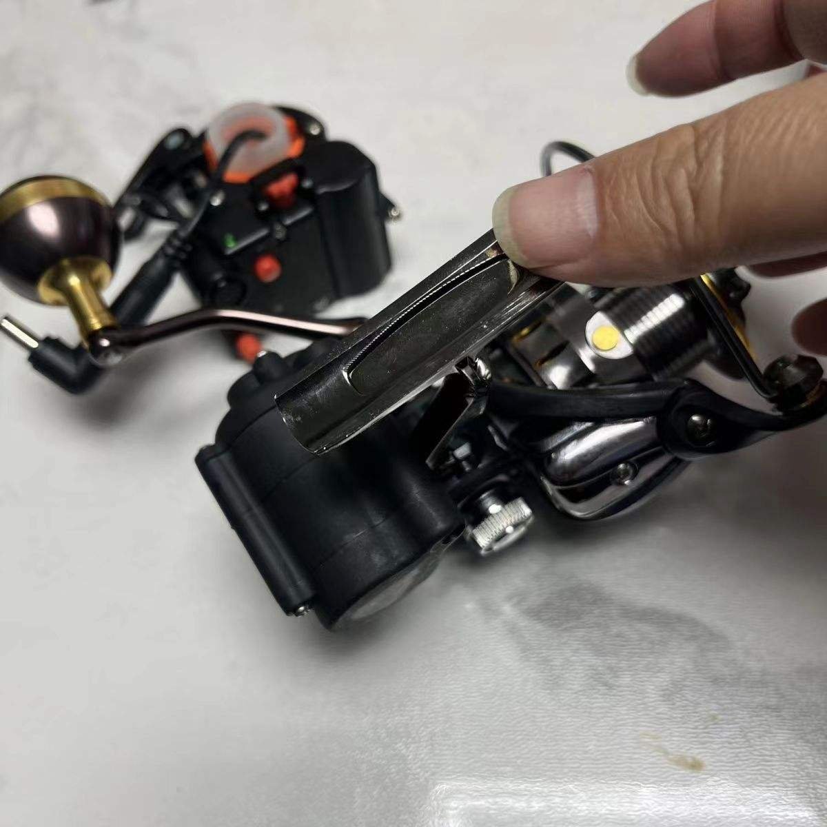 Electric Automatic Alarm Wheel Long Casting Fishing 3000 Drop Spinning Fishing Reel