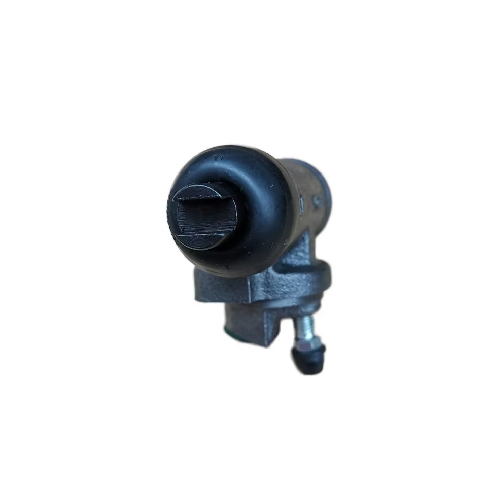 For Nissan NP300 Ruiqi 6 4wd Holy Knight Pickup Rear Brake Cylinder Hot Selling Pickup Navara Pathfinder Cylinder 44100-3W400