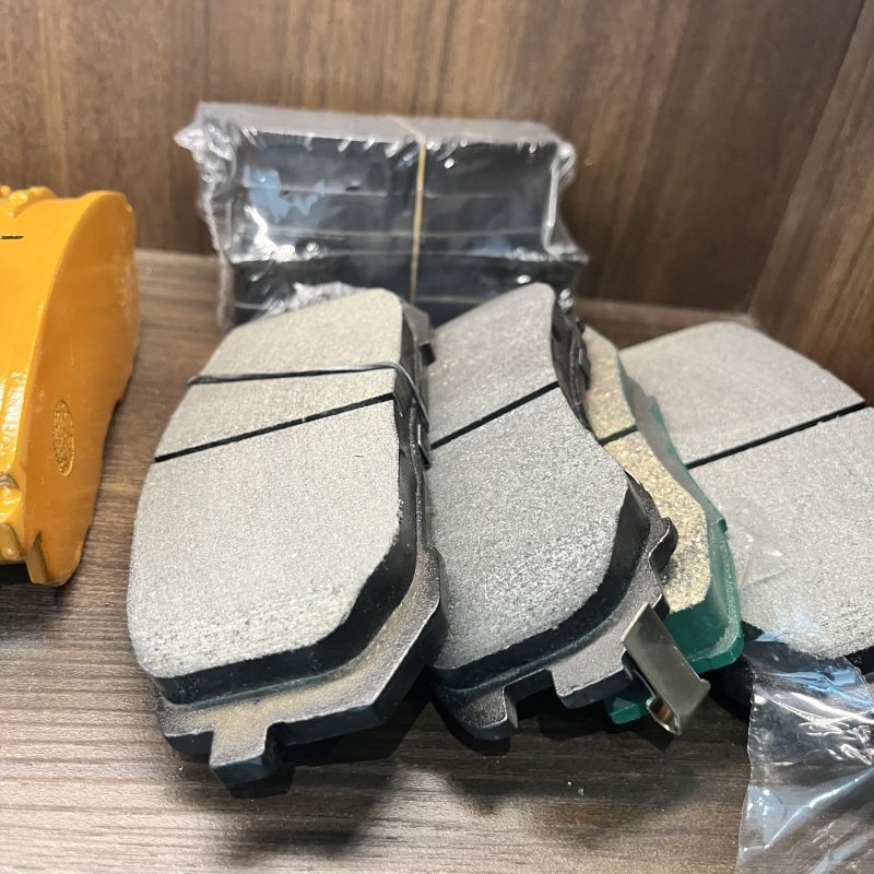 Auto Brake Systems Vehicle Ceramic Brake Pads/New Materials Good Price Rear Brake Pad 55800 68l2
