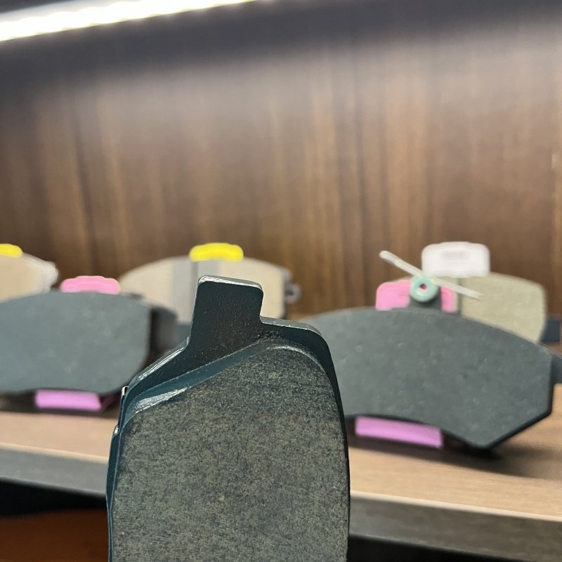 Auto Brake Systems Vehicle Ceramic Brake Pads/New Materials Good Price Rear Brake Pad 55800 68l2