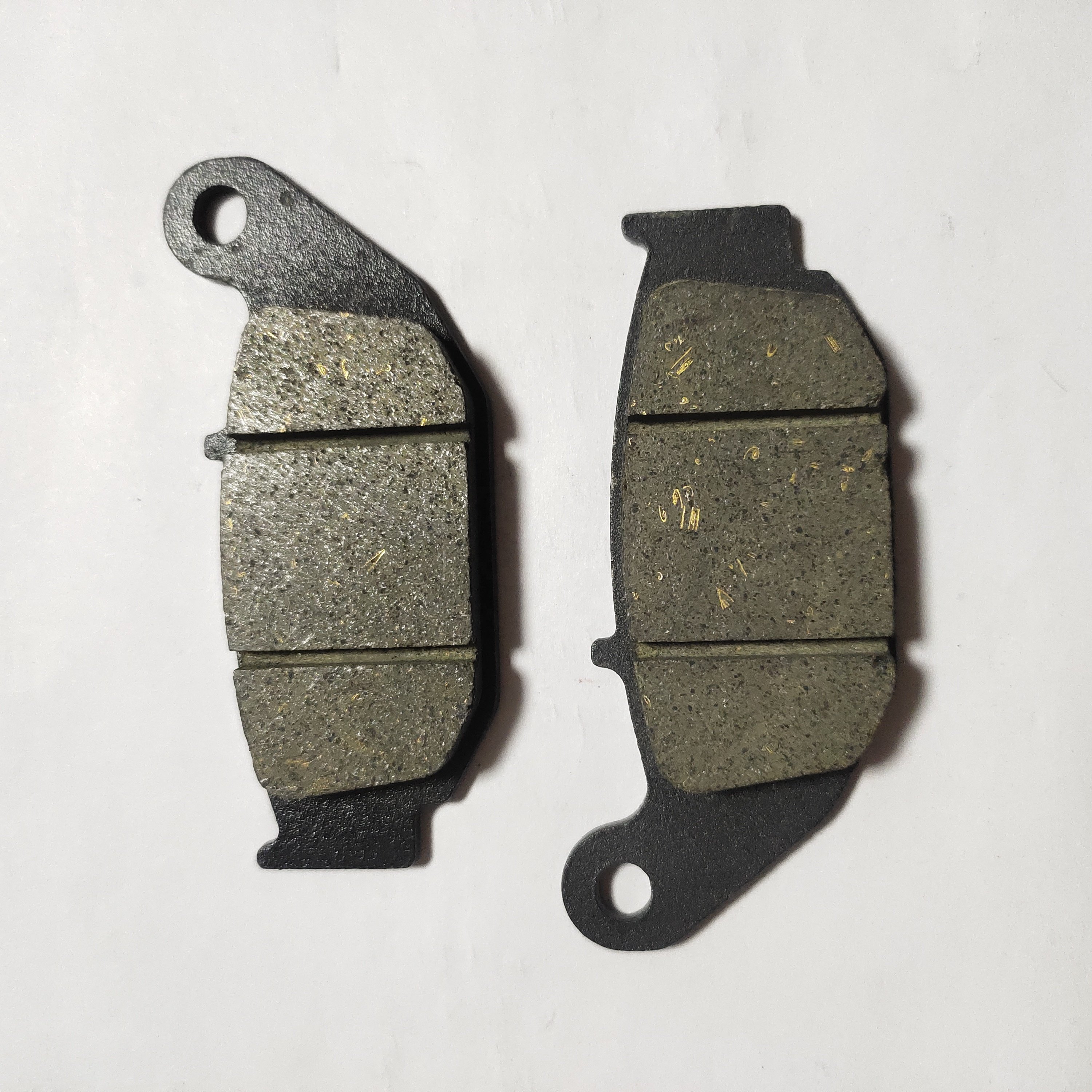 Less Metallic AKT Ttr 180 Motorcycle Motorbike Brake Disc Pad for Tvs Apache Rtr 180 Spare Parts