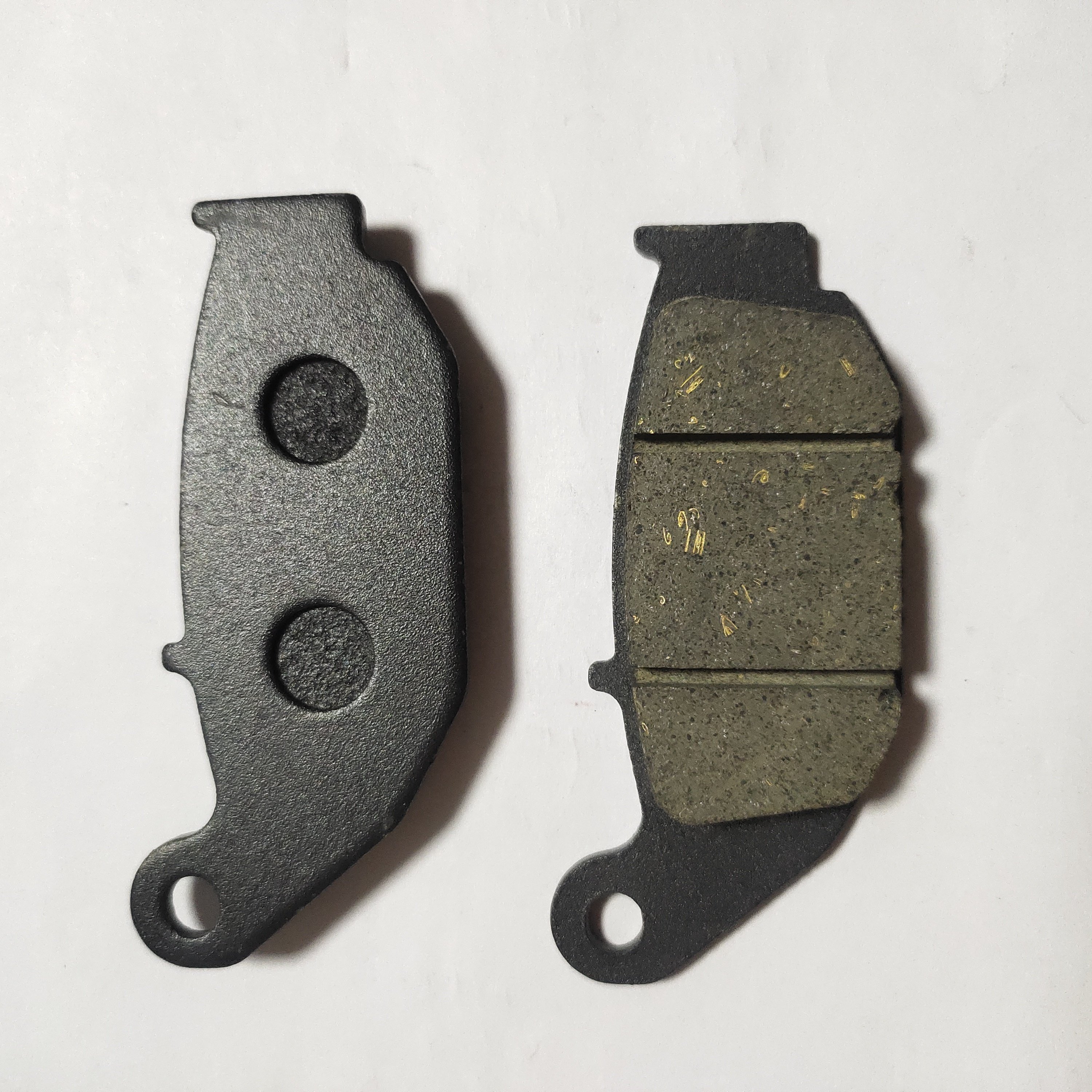 Less Metallic AKT Ttr 180 Motorcycle Motorbike Brake Disc Pad for Tvs Apache Rtr 180 Spare Parts