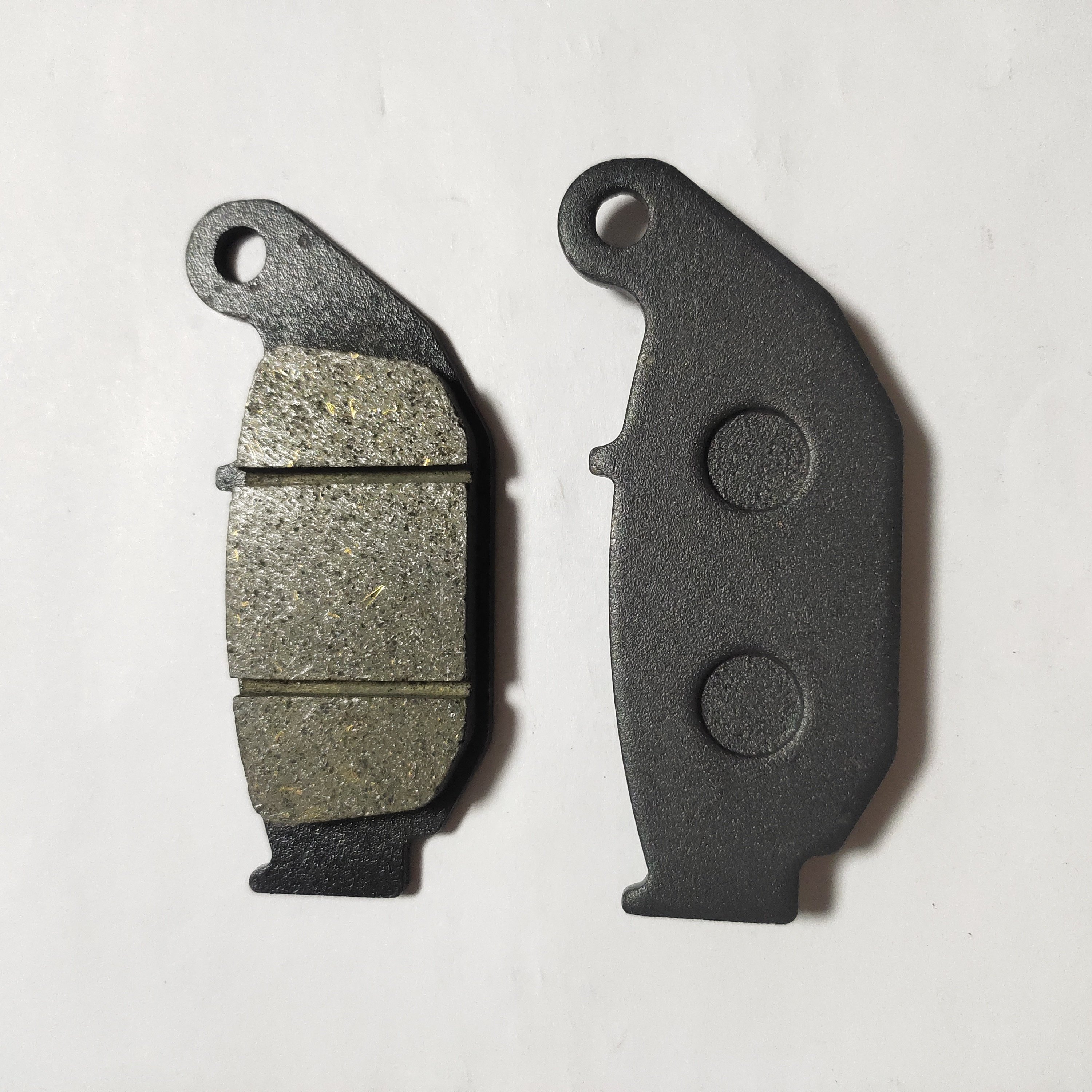 Less Metallic AKT Ttr 180 Motorcycle Motorbike Brake Disc Pad for Tvs Apache Rtr 180 Spare Parts