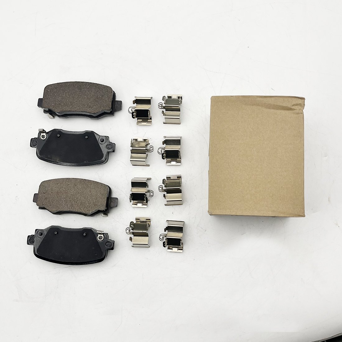 53379837 Rear Posi Disc Brake Pads for Jeep Cherokee 2016 Jeep Grand Commander 2019 68225301AA 68225301AB 68225301AC 68225301AD